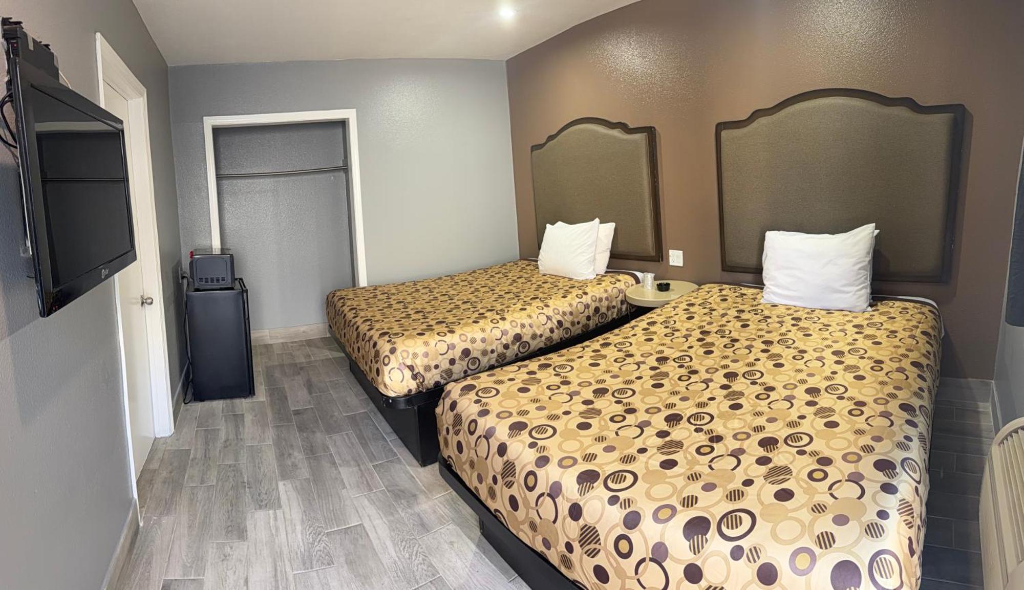 Queen Room
