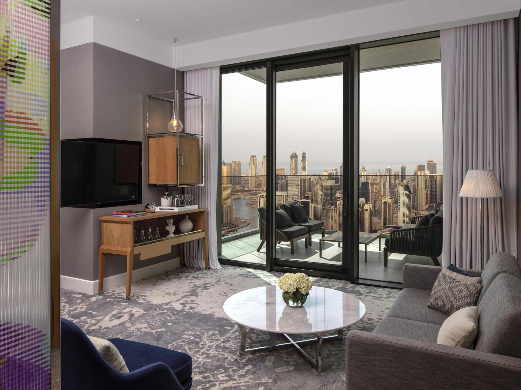 Sky Premium King Room City View