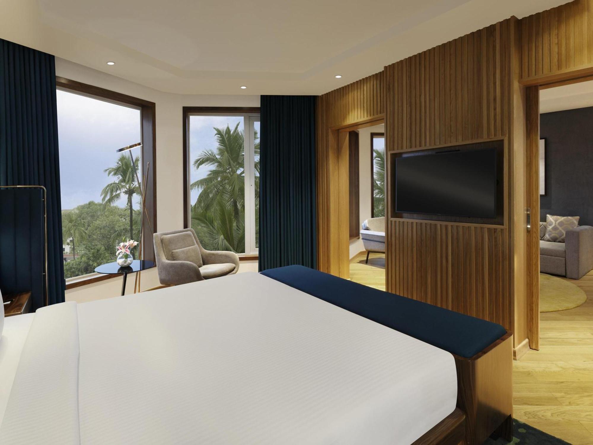 Executive Suite King Bed City View Buffet Complimentary Airport transfers T1&T2Premier Lounge Access Cocktail Hrs from 1800 Hrs to 2000 Hrs