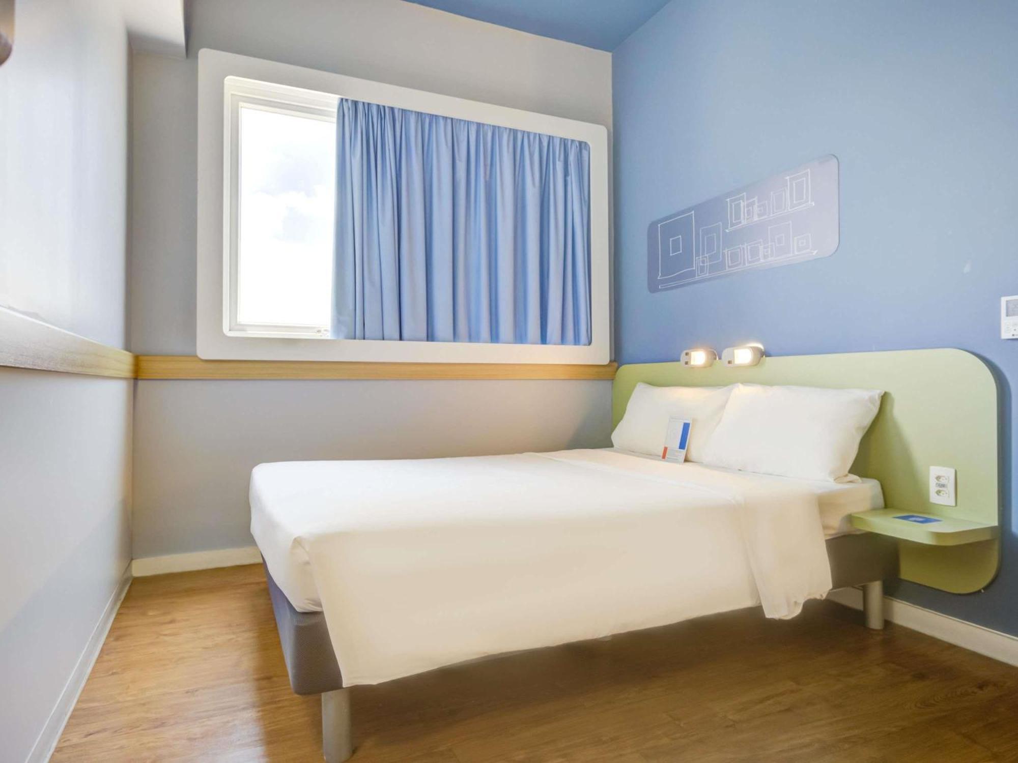 Standard Room Mobility Accessible