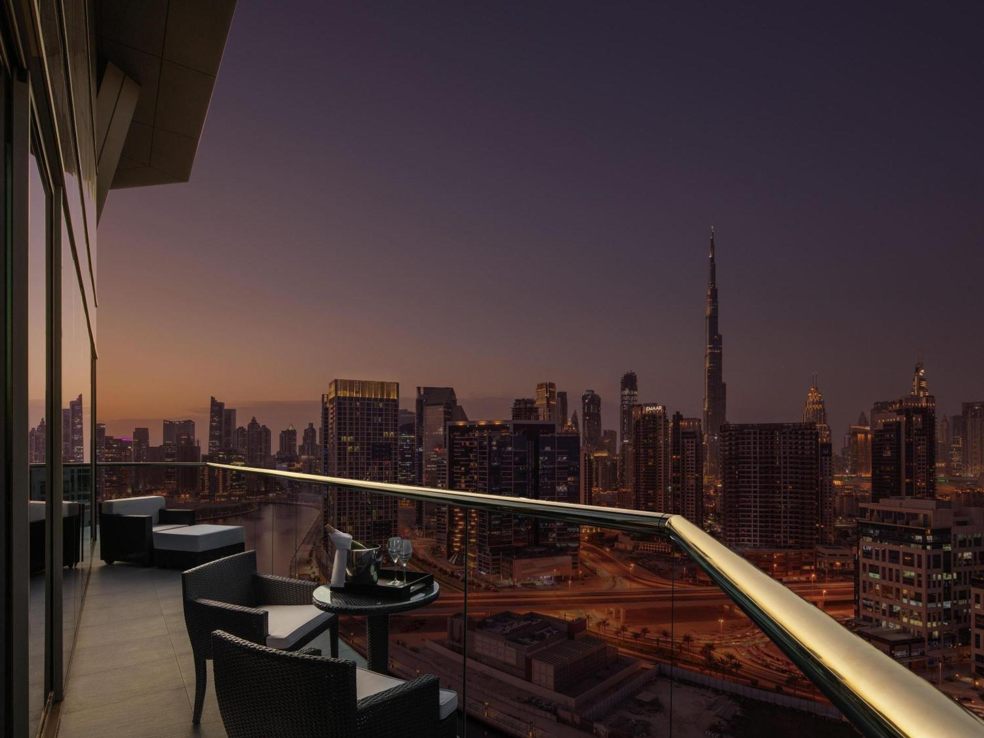 Rockstar King Suite