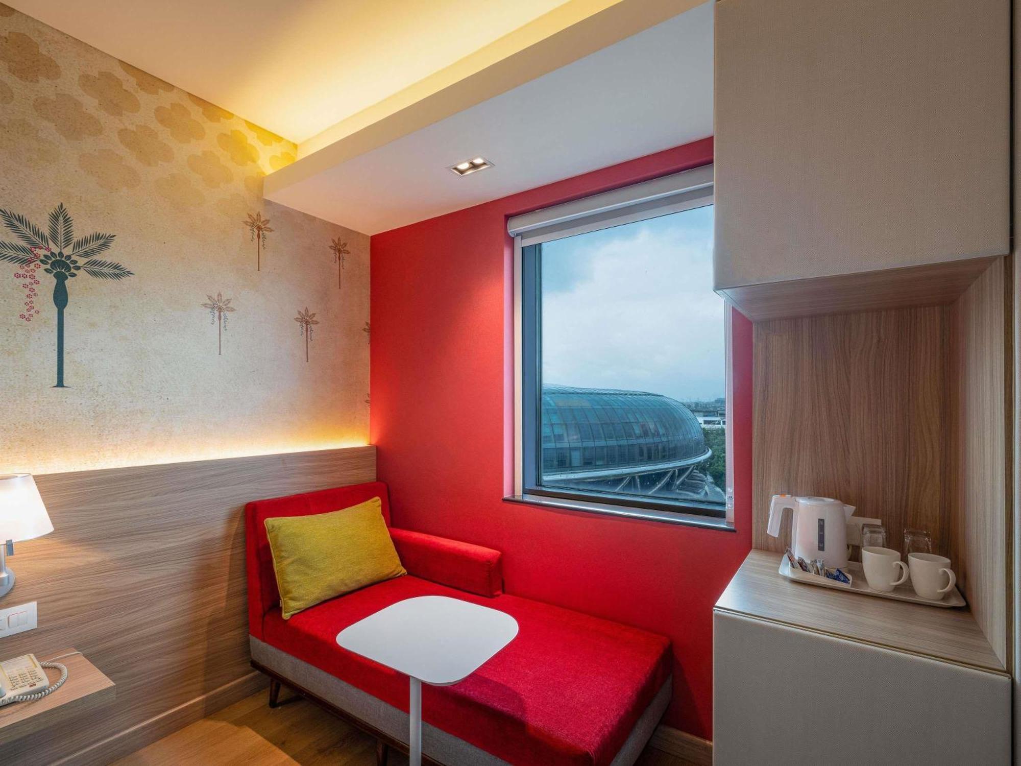 Standard Queen Room