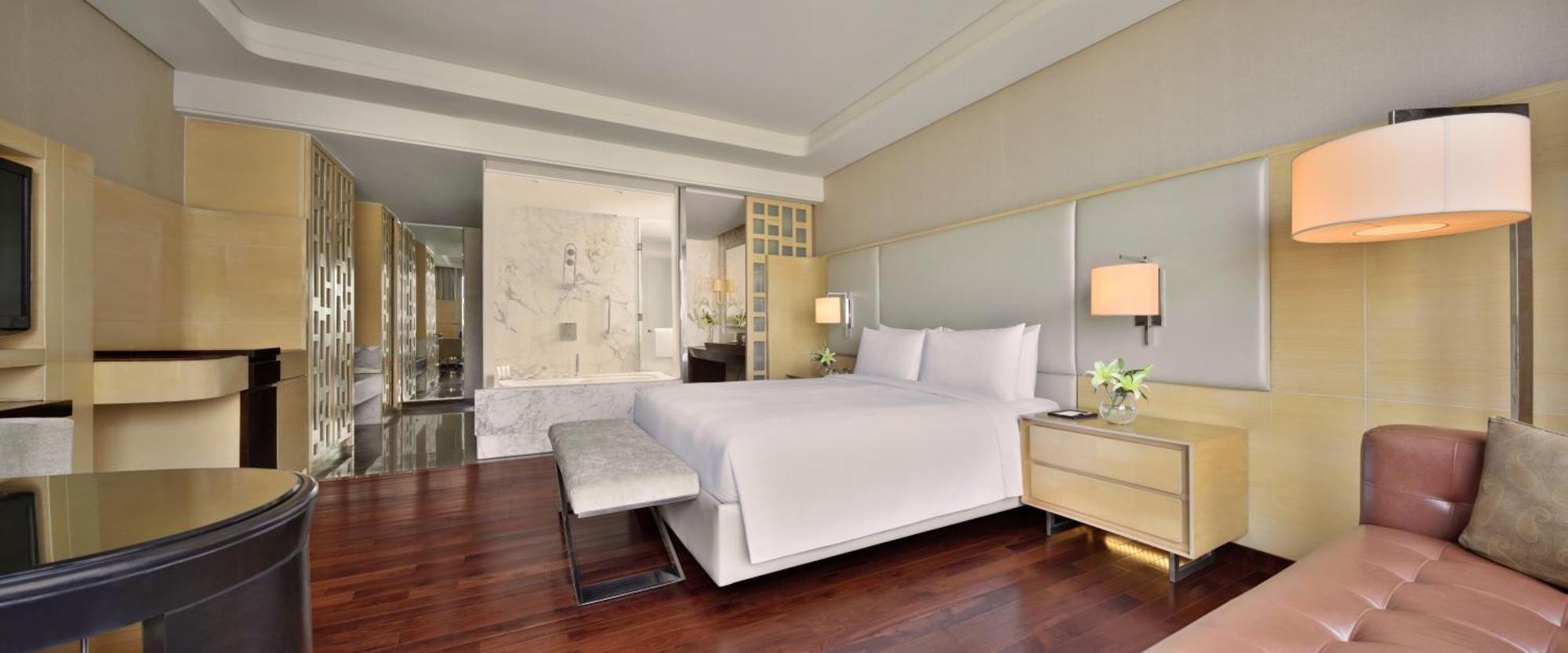 Executive King Room complimentary & Club access unlimited IMFL Beverages 5PM to 7PM F&B at JW Café Saffron XO
