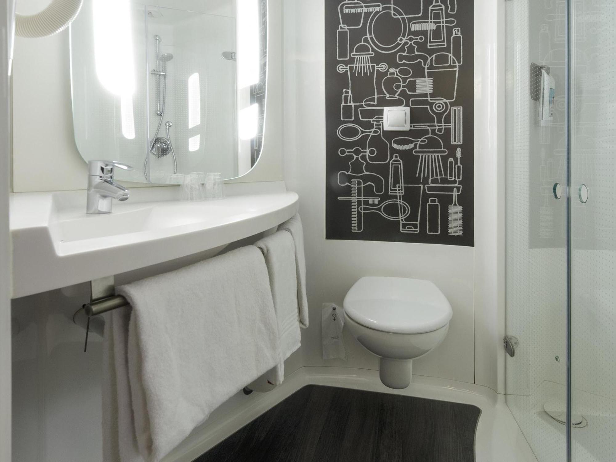 Double Sweet Room by Ibis