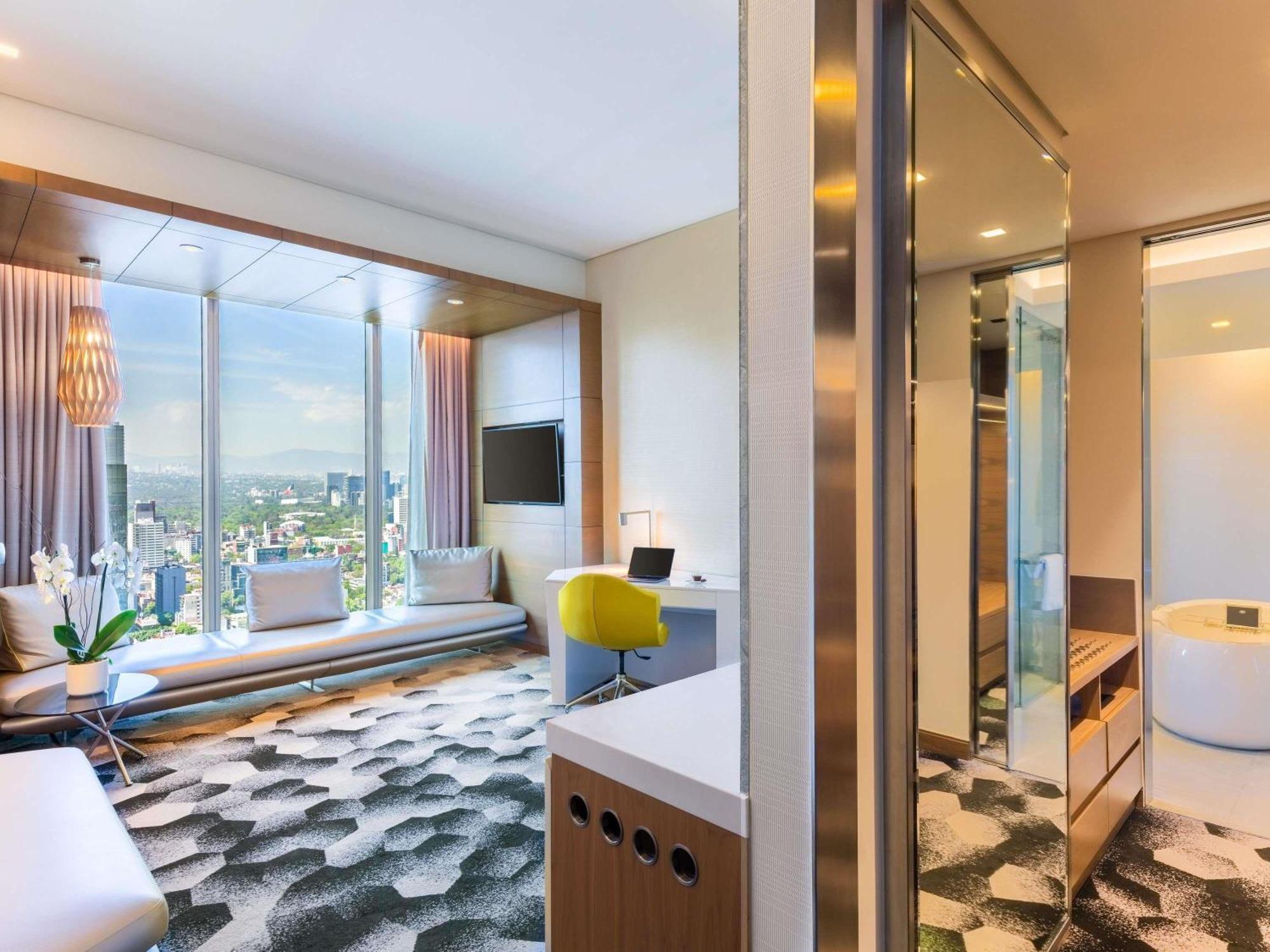 Prestige King Suite View Club Access