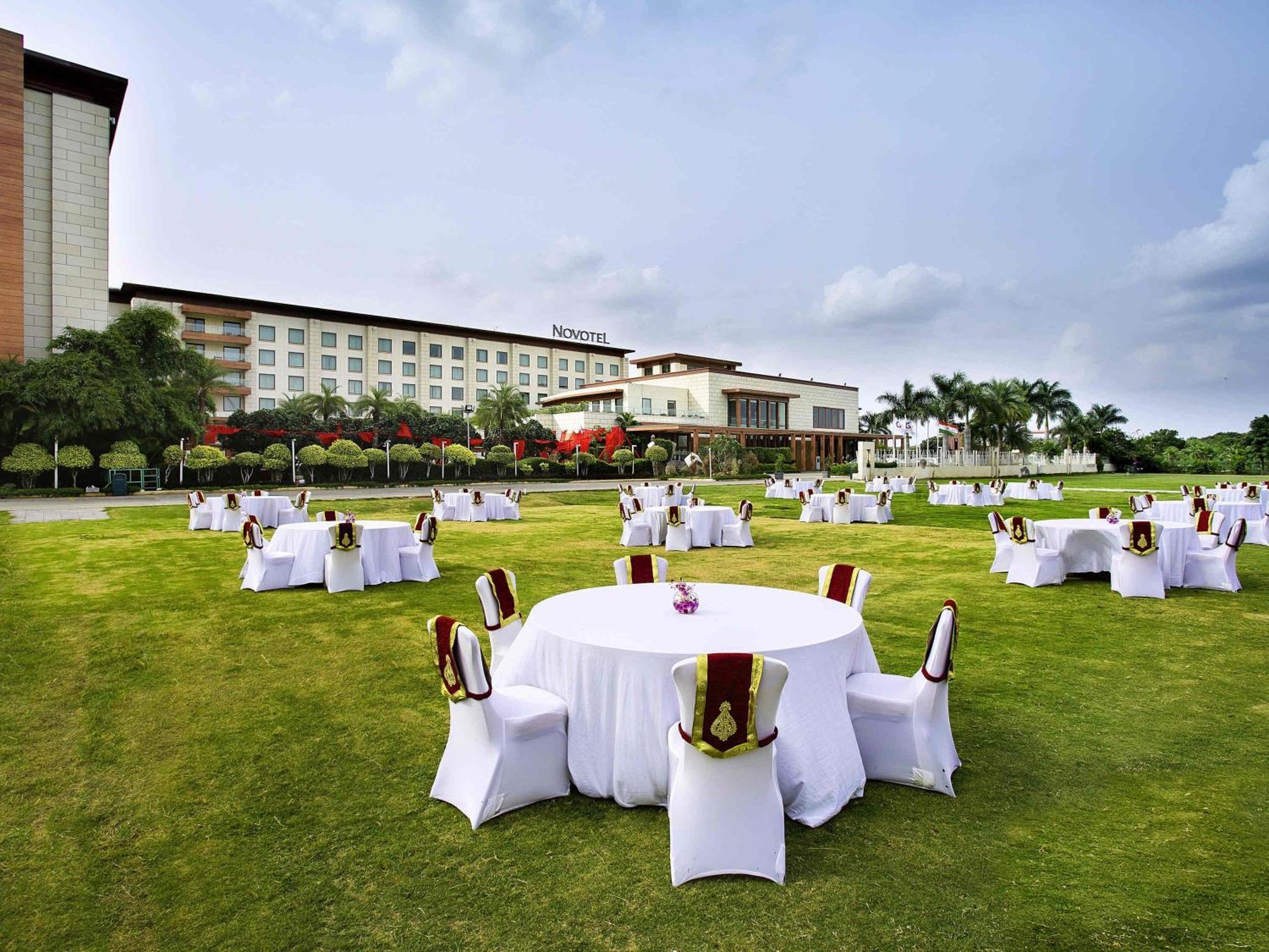 Premier King Bed Pool View Lounge Access Happy Hours 630 PM to 830 PM
