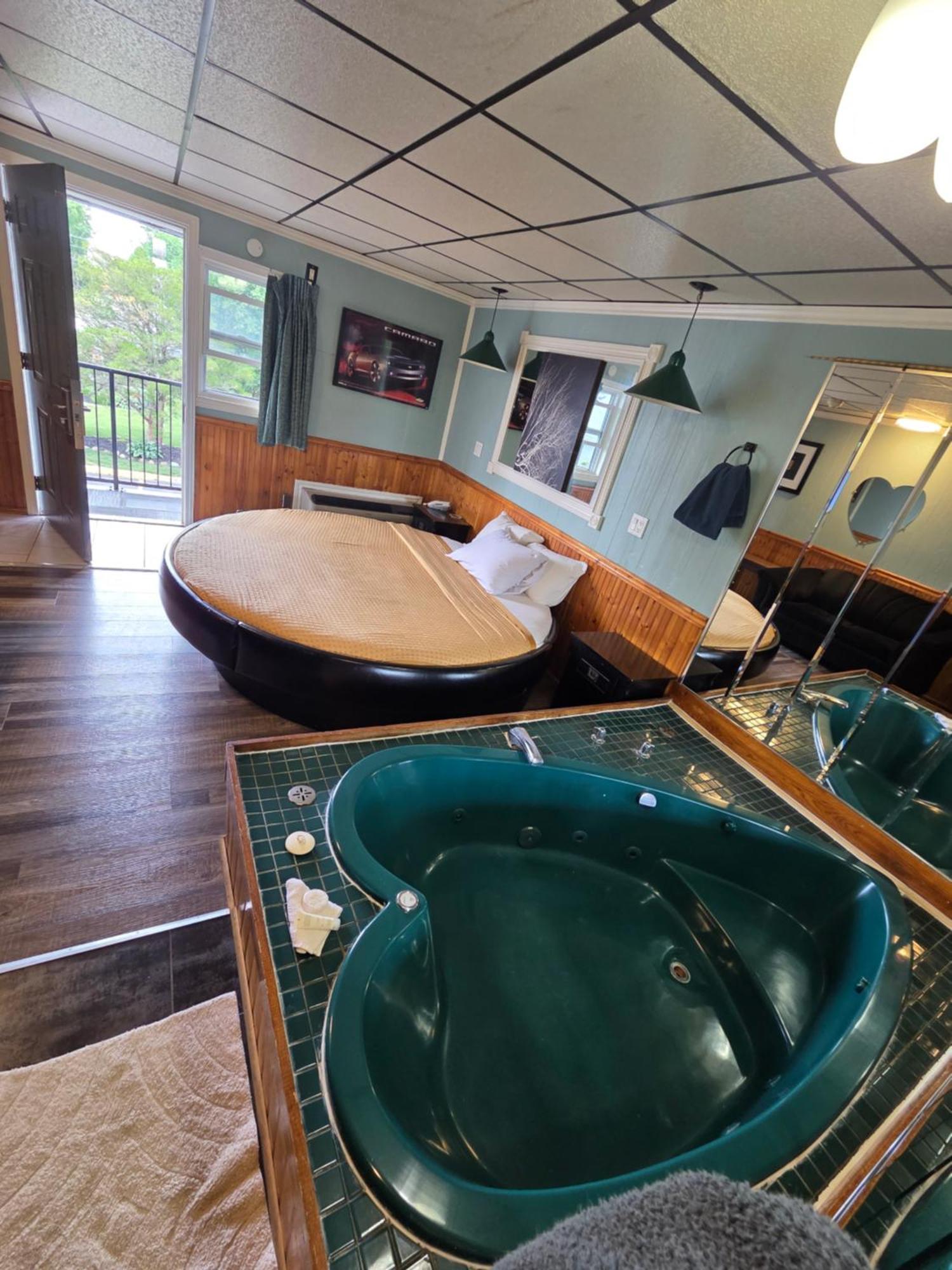 Superior Suite with Hot Tub