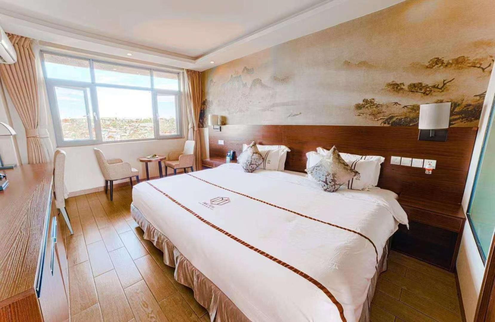 Deluxe King Room