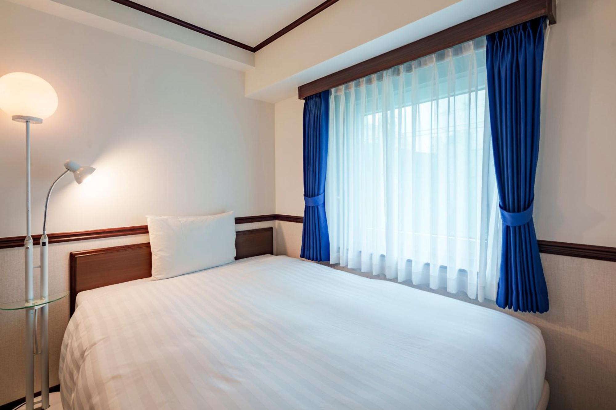 Single Room Smoking