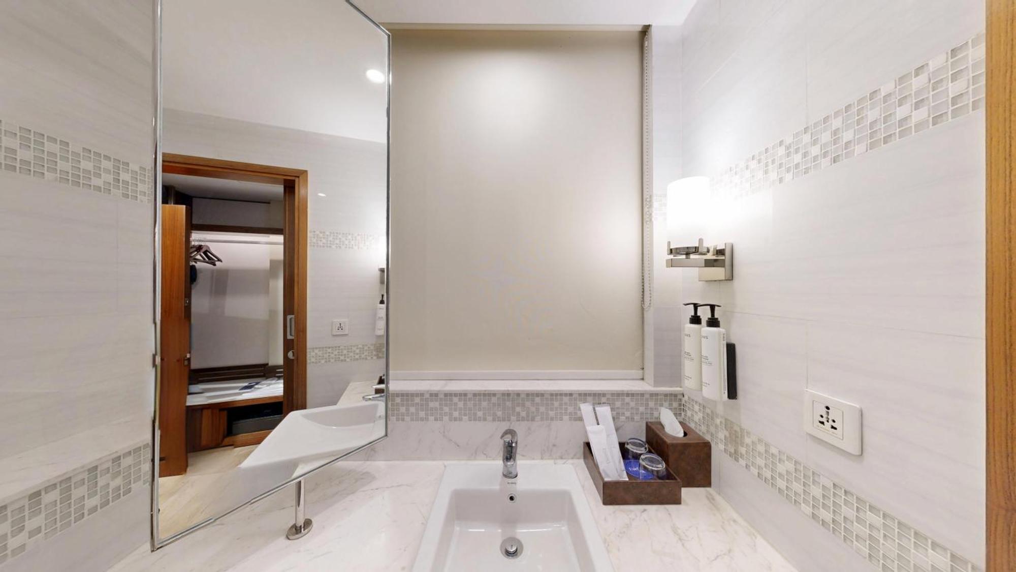 Superior Twin Room - INR 1,000 Hotel Credit per stay