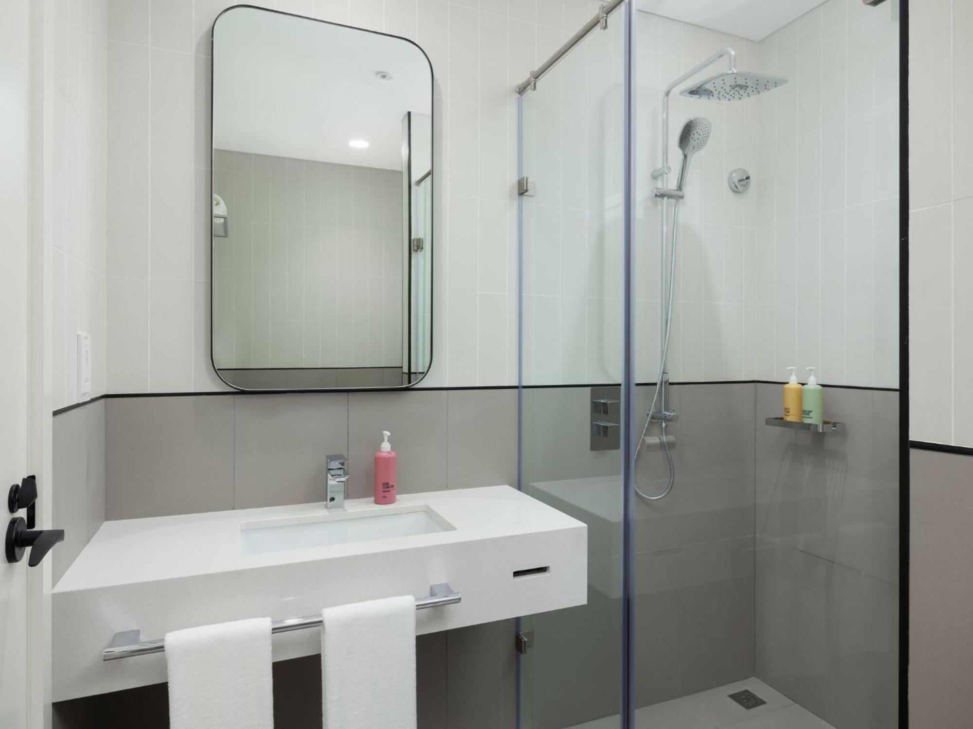 Expo 2020 Suite