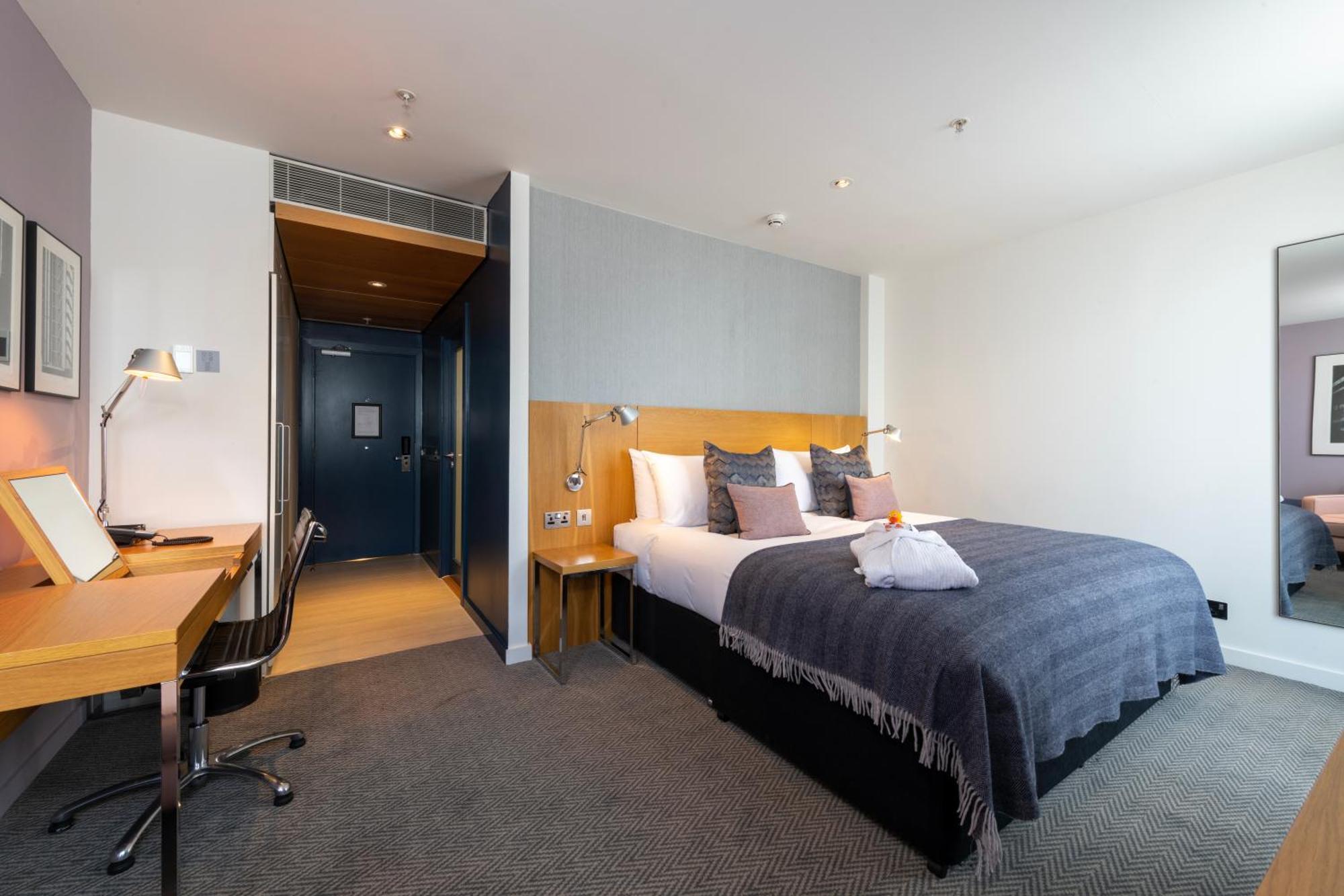 Deluxe King Room