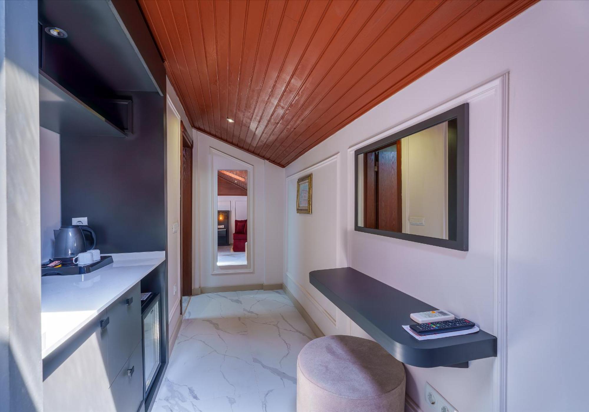 Suite with Balcony