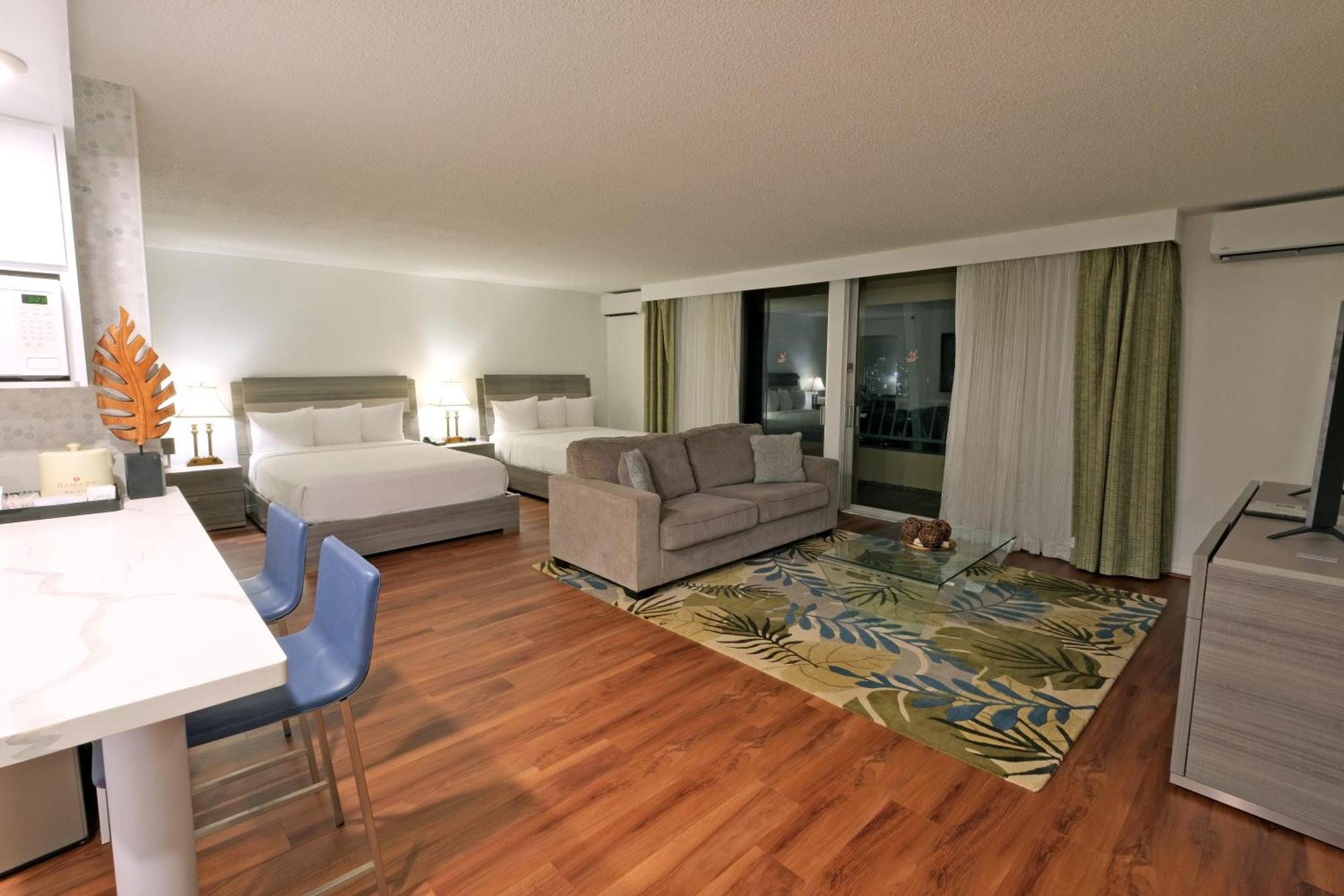 Studio Suite Two Queen Beds Non-Smoking