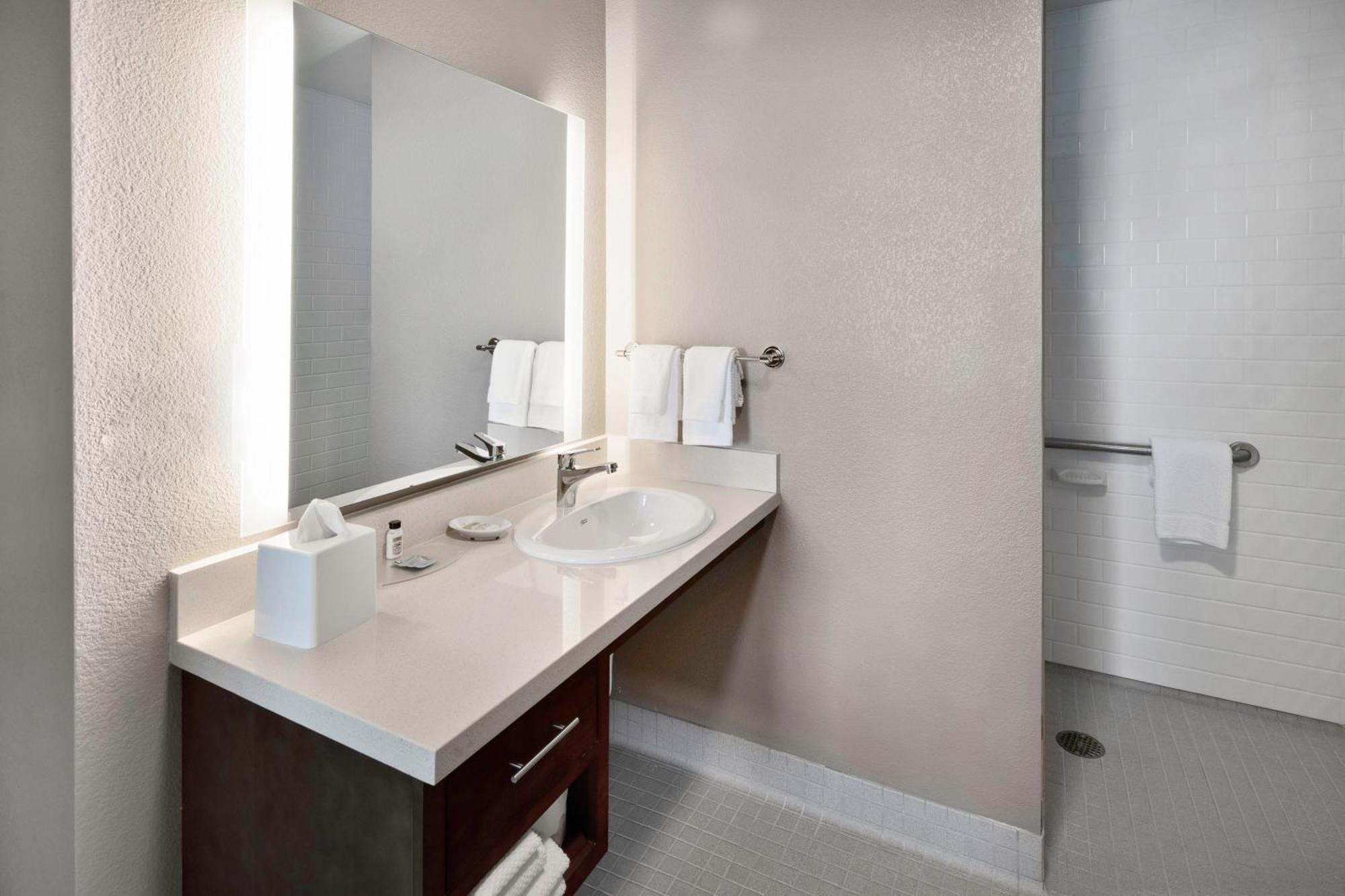 Queen Studio Suite Hearing Accessible