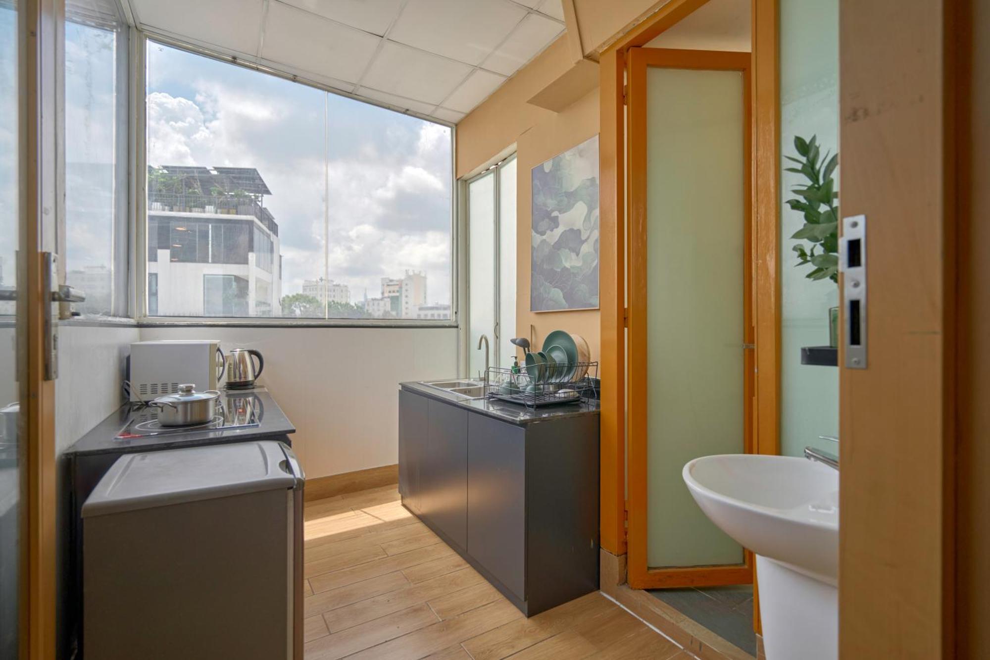 Queen Room Garden View