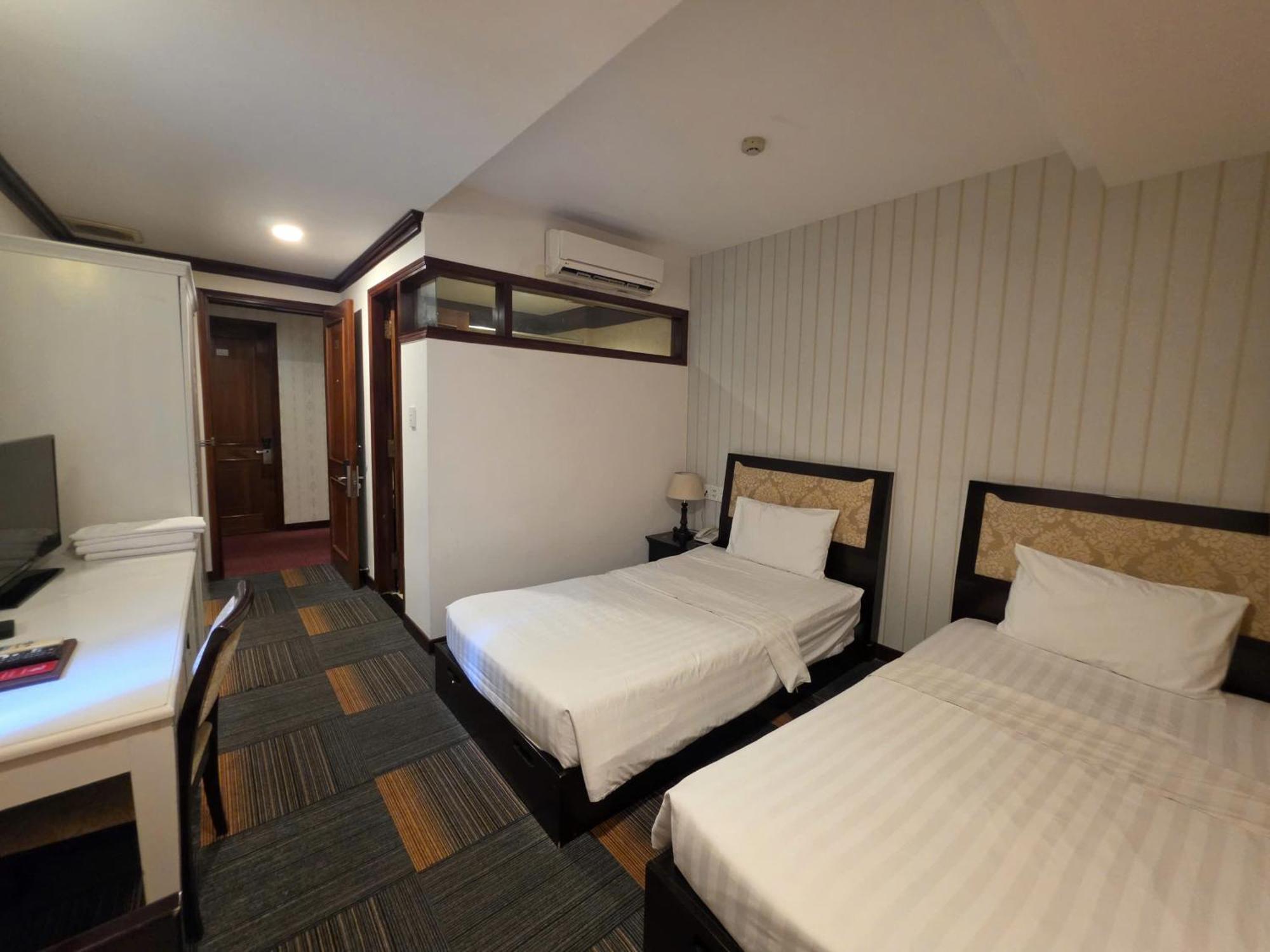 Standard Double or Twin Room B