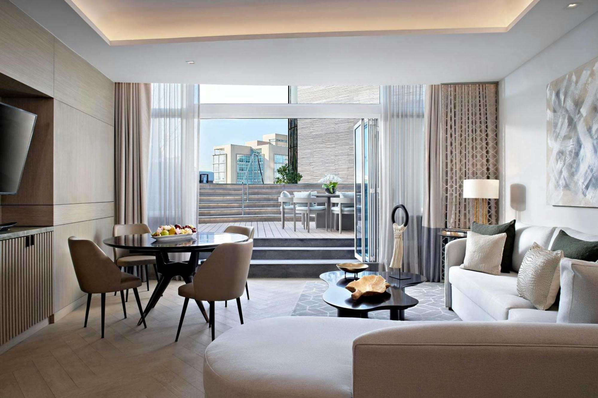 King Suite Private Pool Butler Service
