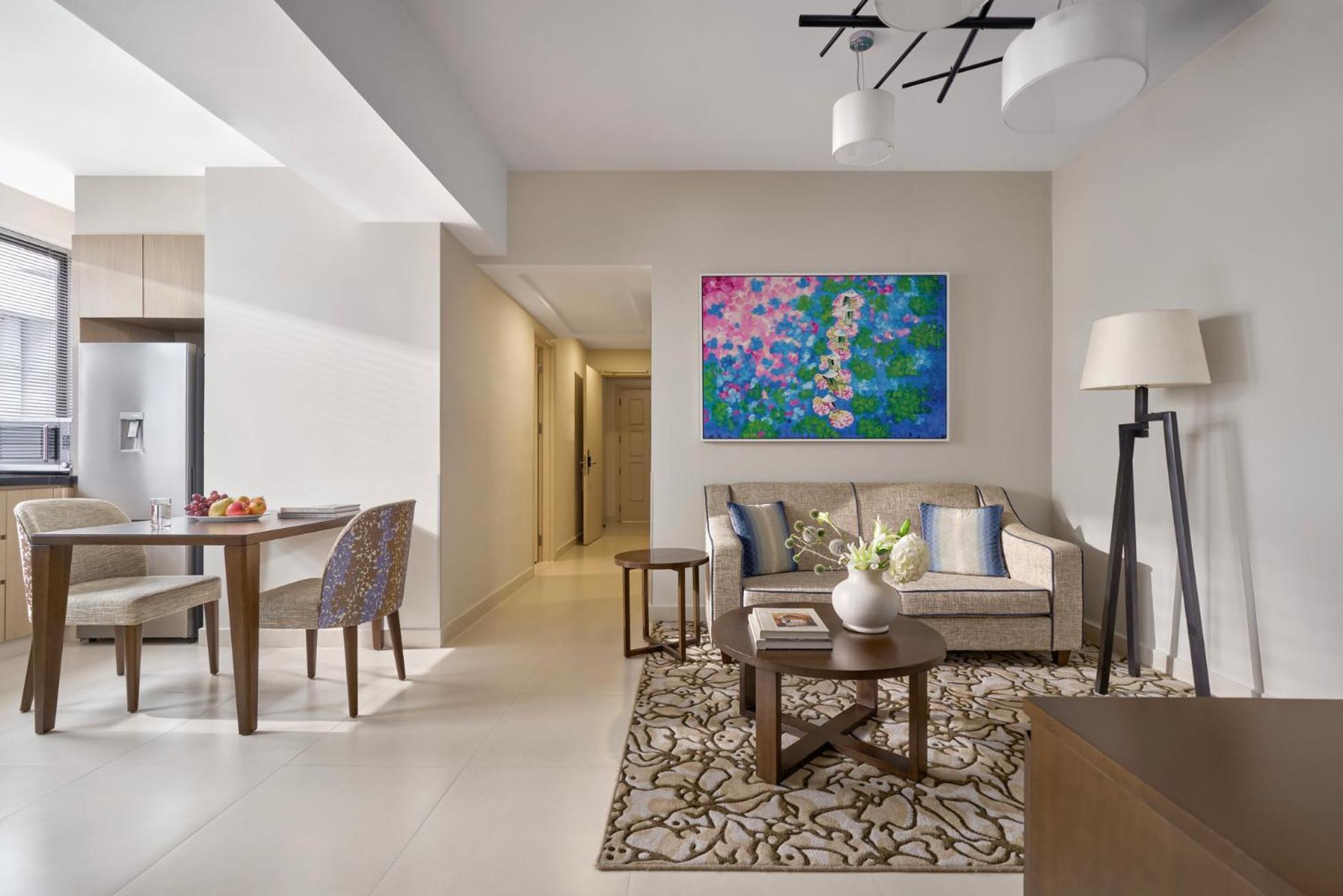 Deluxe One-Bedroom Apartment