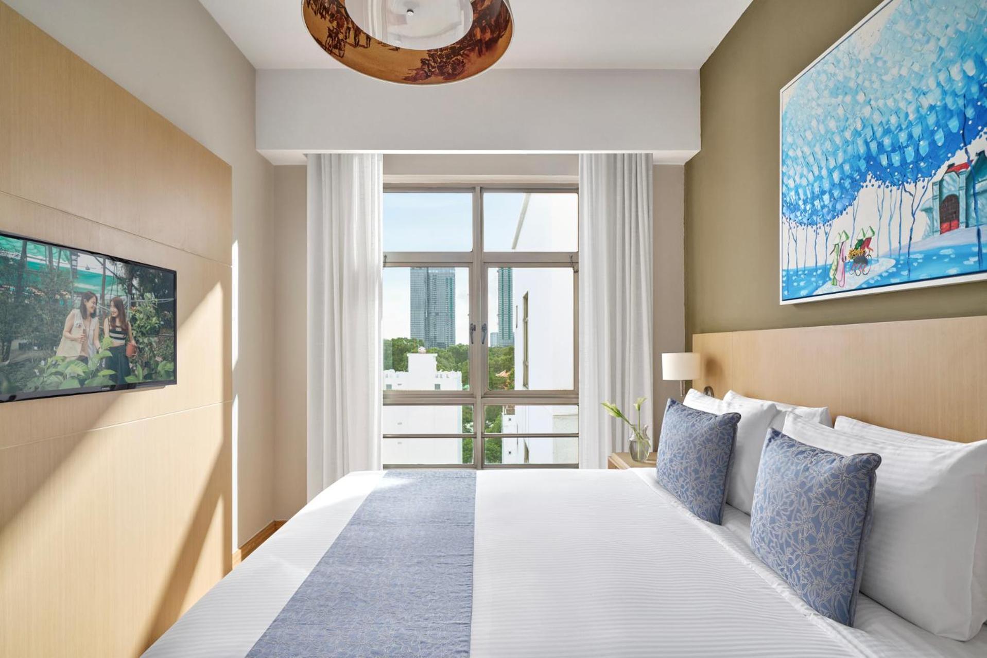 Deluxe One-Bedroom Apartment