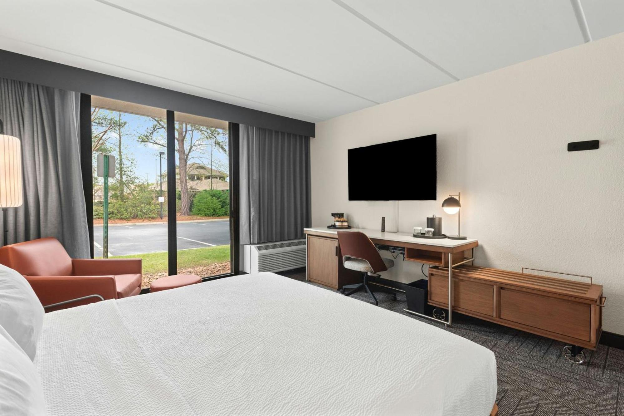 King Room with Sofa Bed - Hearing Accessible
