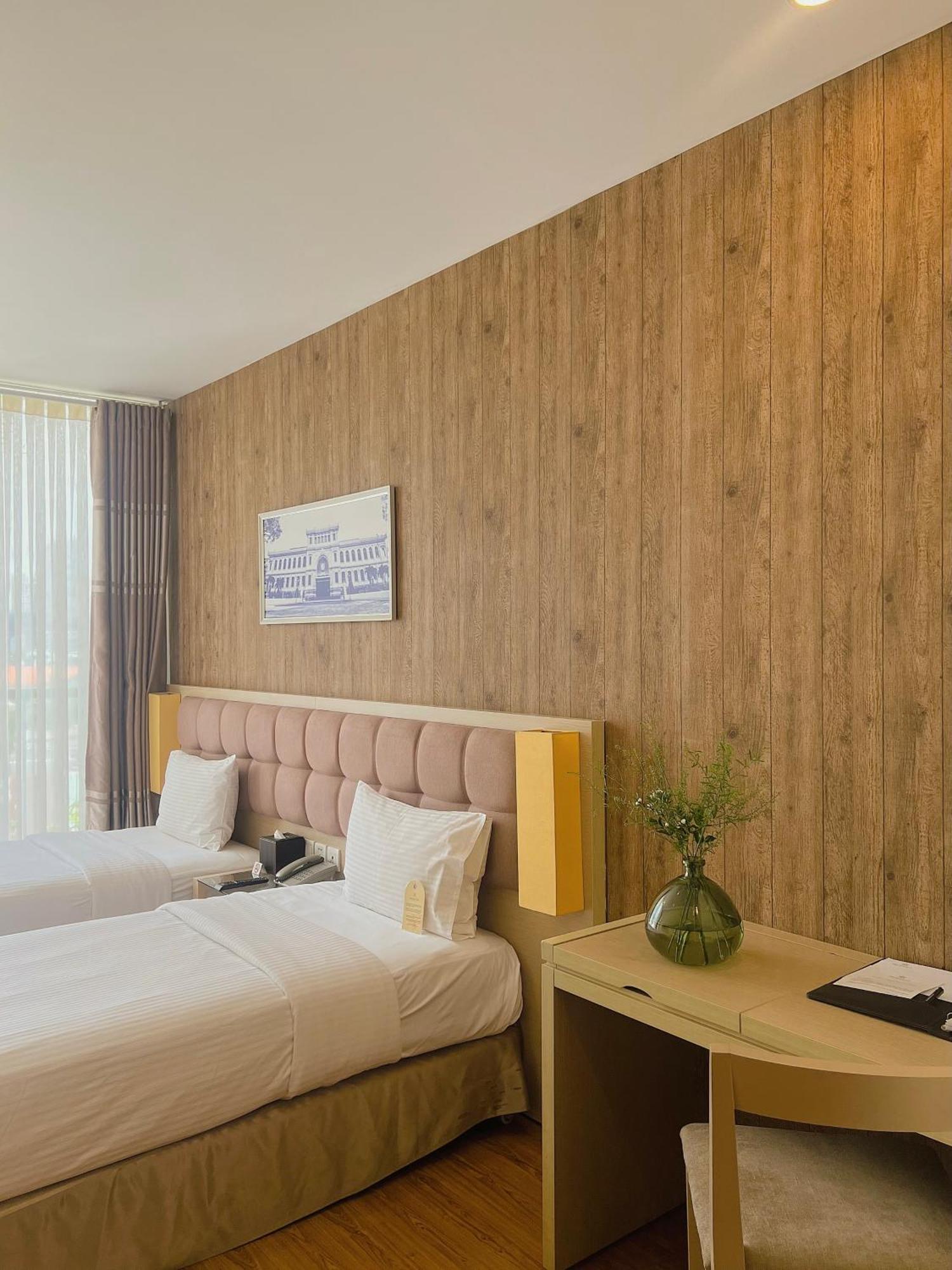 Premier Deluxe Balcony Twin Room Joinable into King Bed