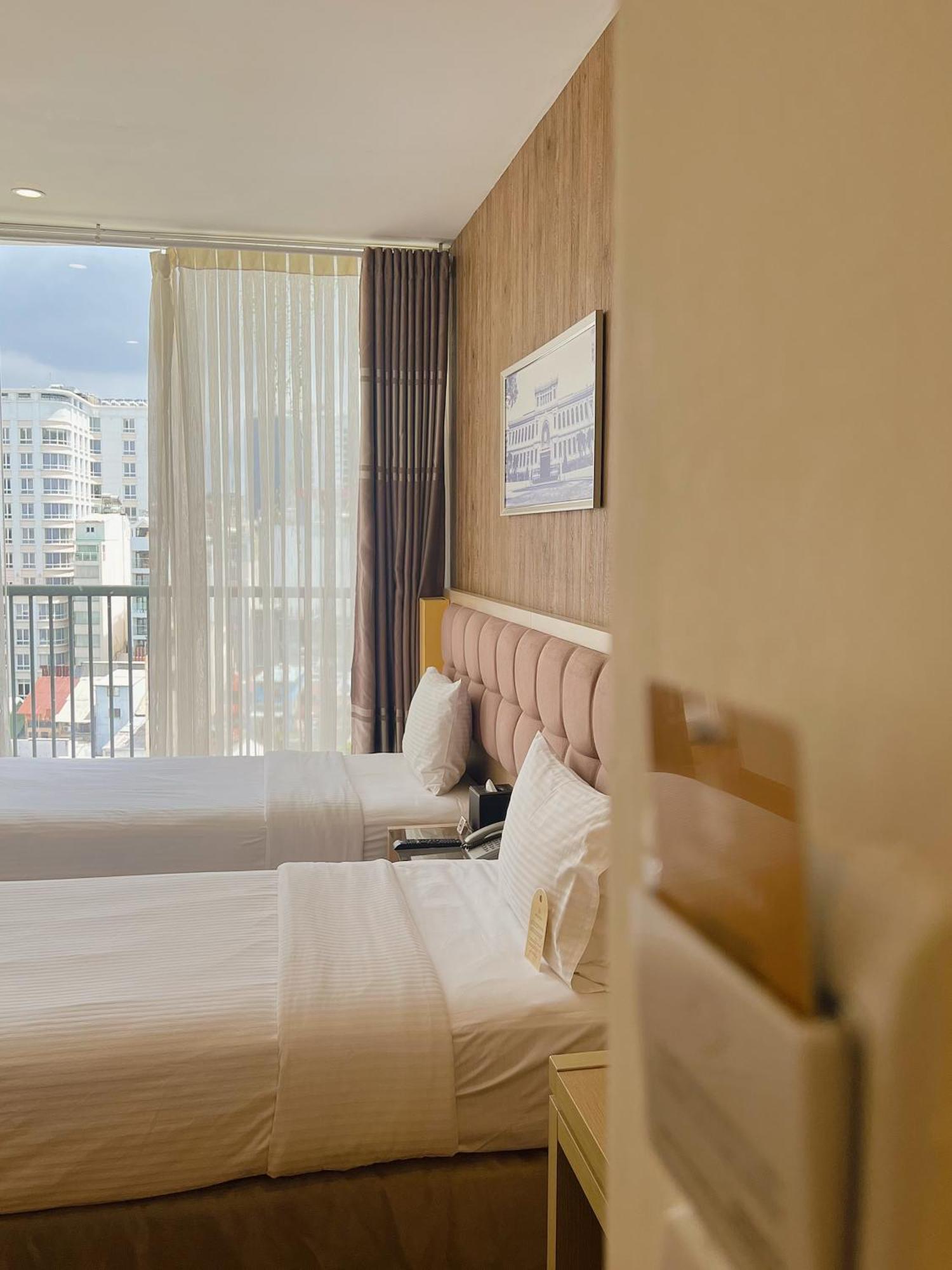 Premier Deluxe Balcony Twin Room Joinable into King Bed