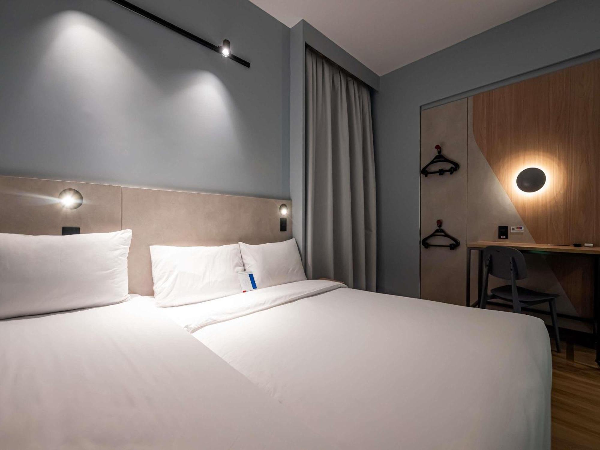 Standard Room One Double Bed One Single Bed Mobility Access