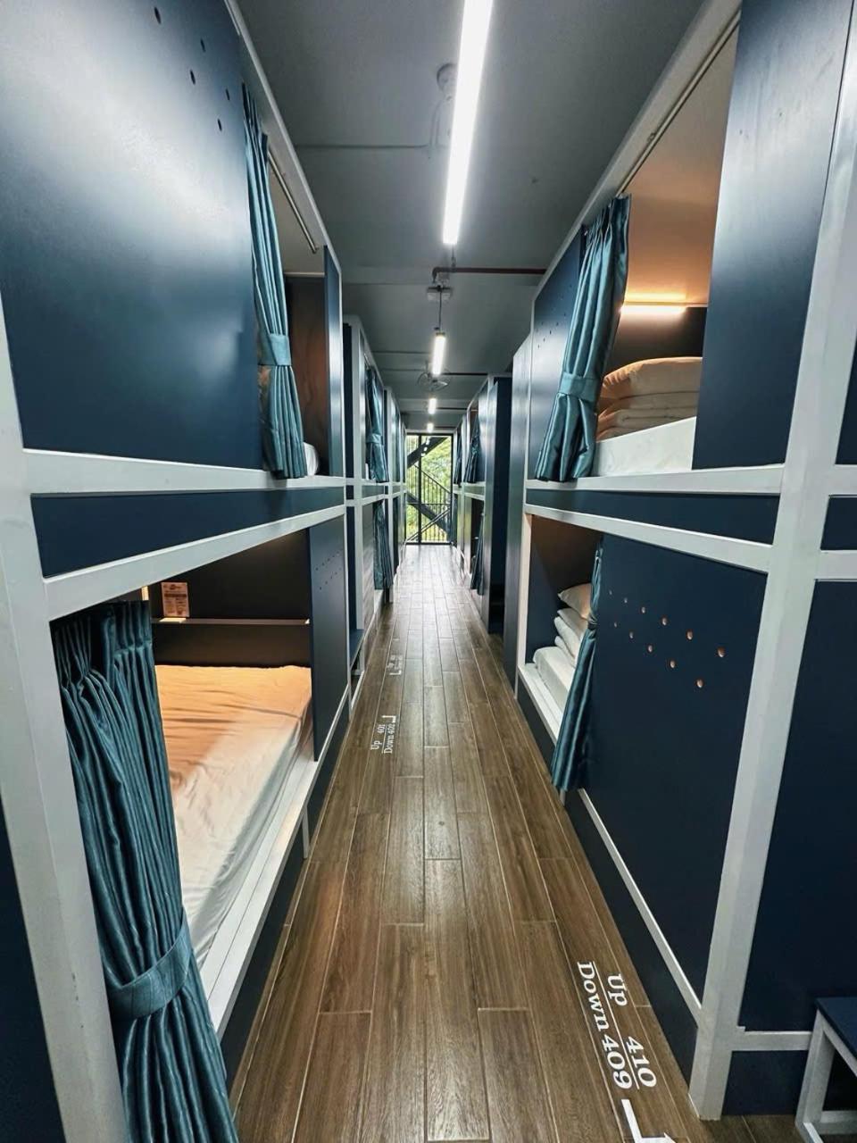 Single Bed Mixed Dormitory Room