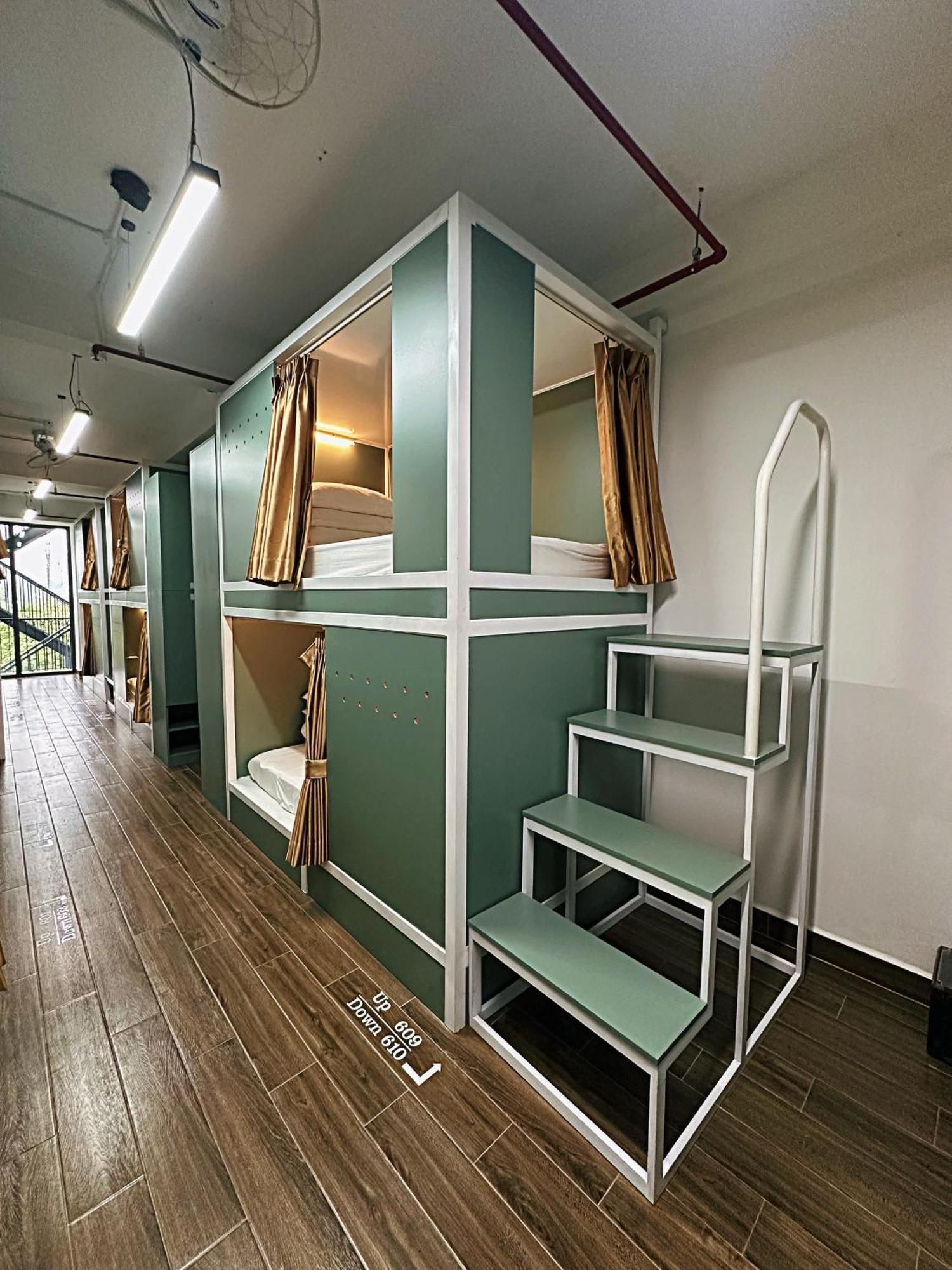 Single Bed Mixed Dormitory Room