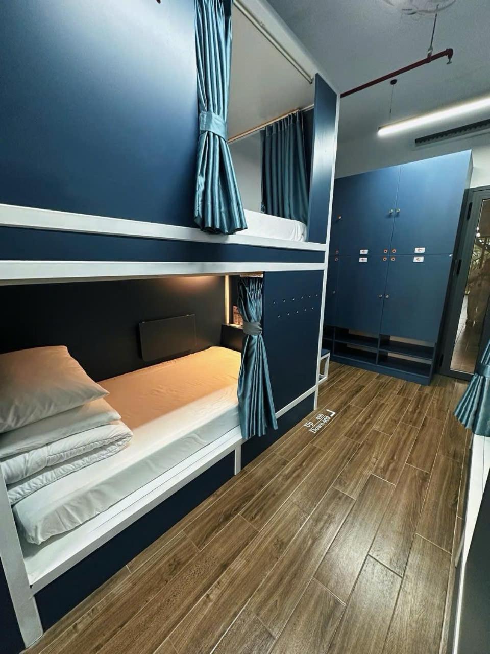 Single Bed Mixed Dormitory Room