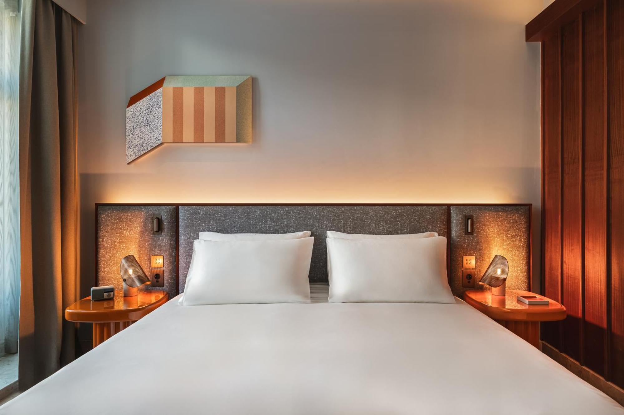 King Room with Rua Augusta View - Deluxe