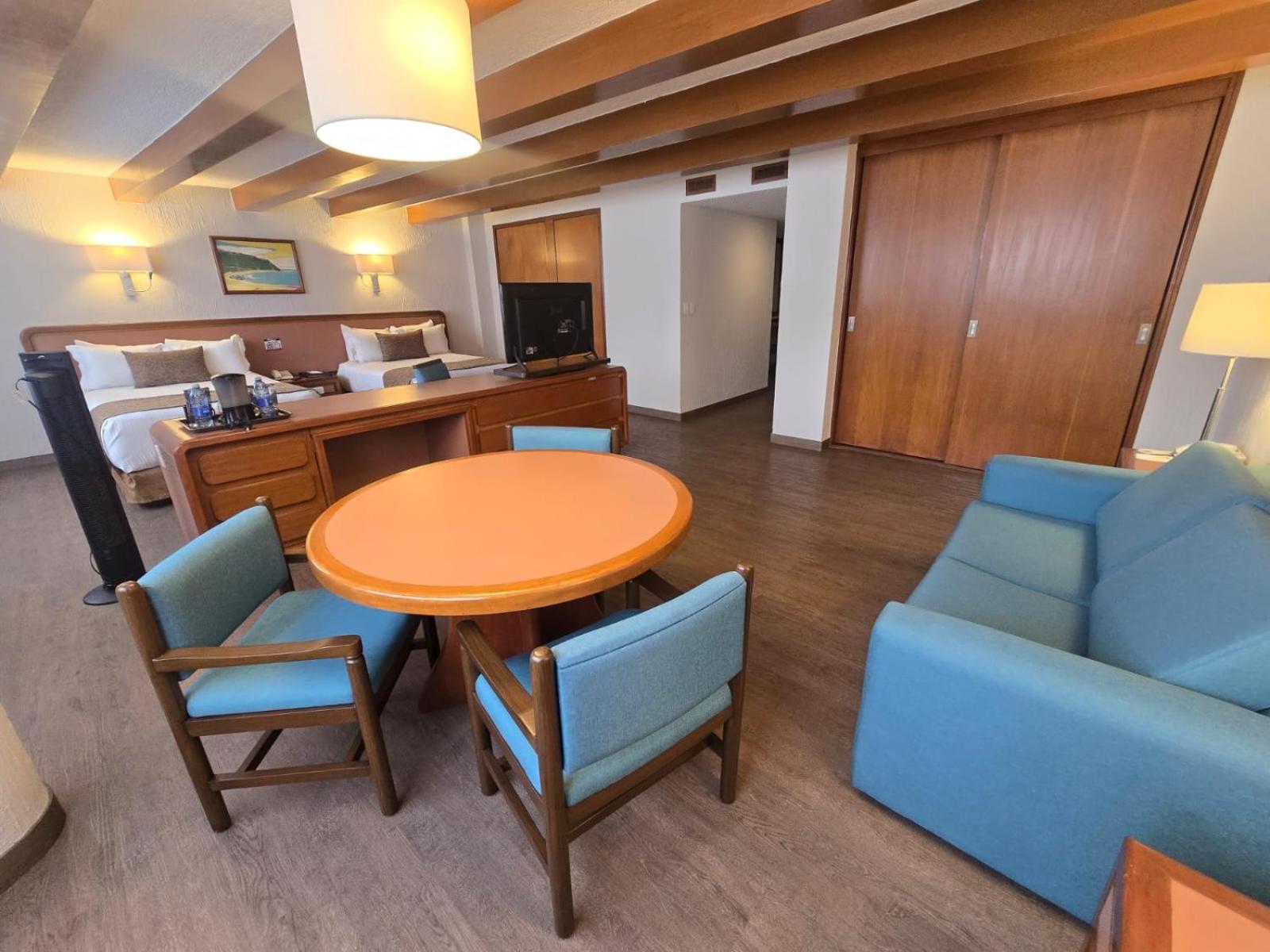 Standard Double Suite
