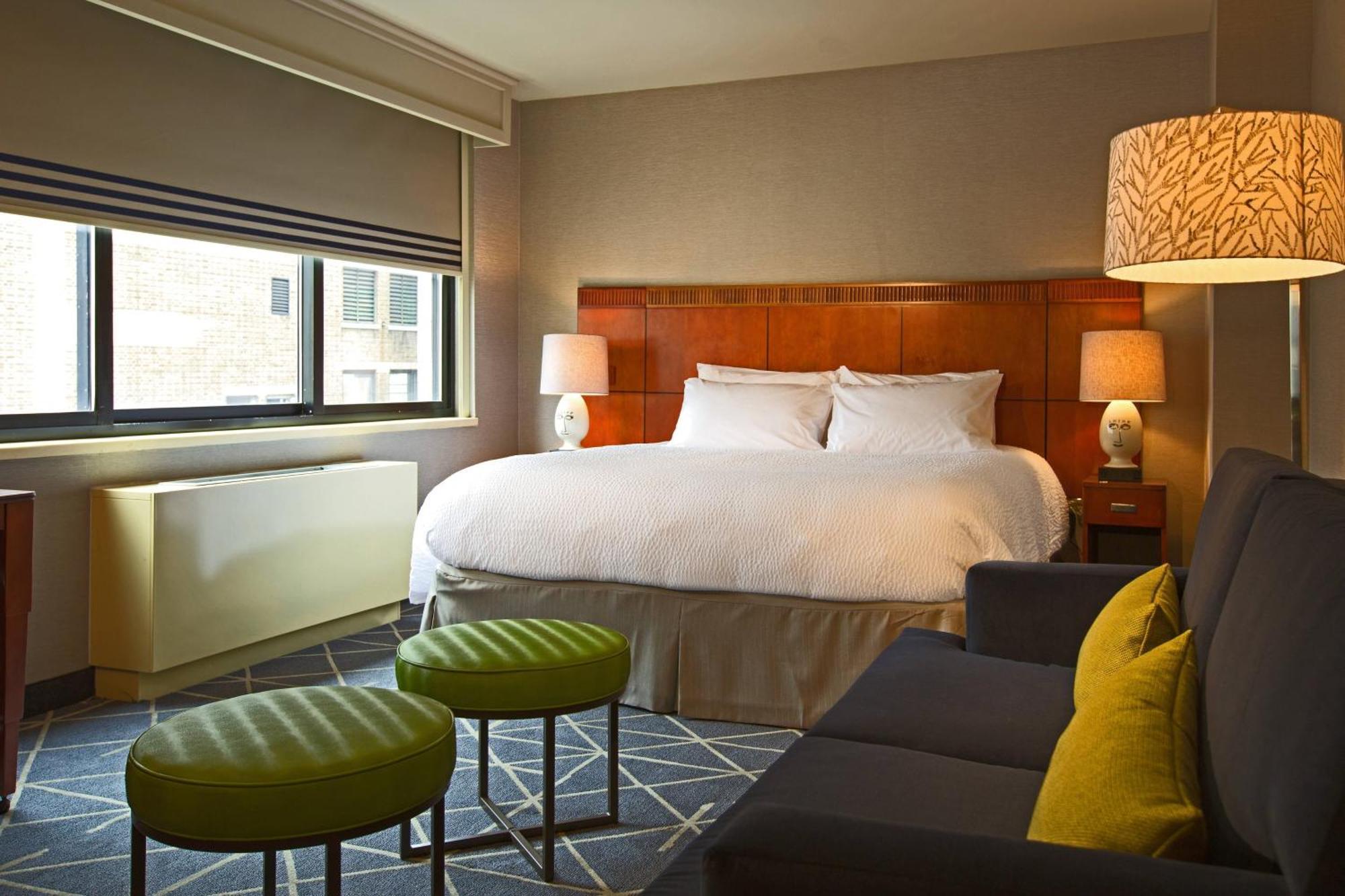 Corner King Room