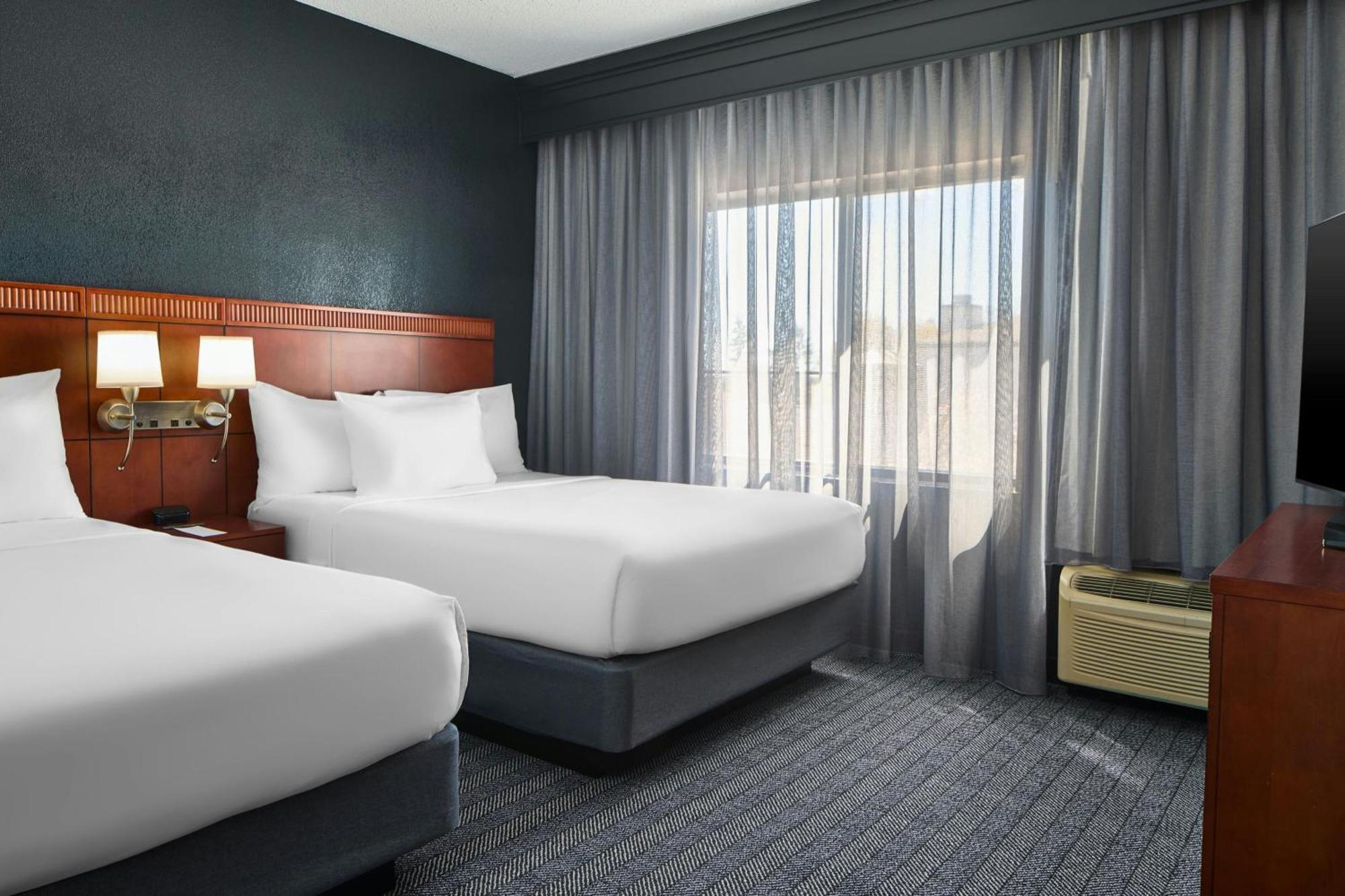 One-Bedroom Suite 2 Double Beds