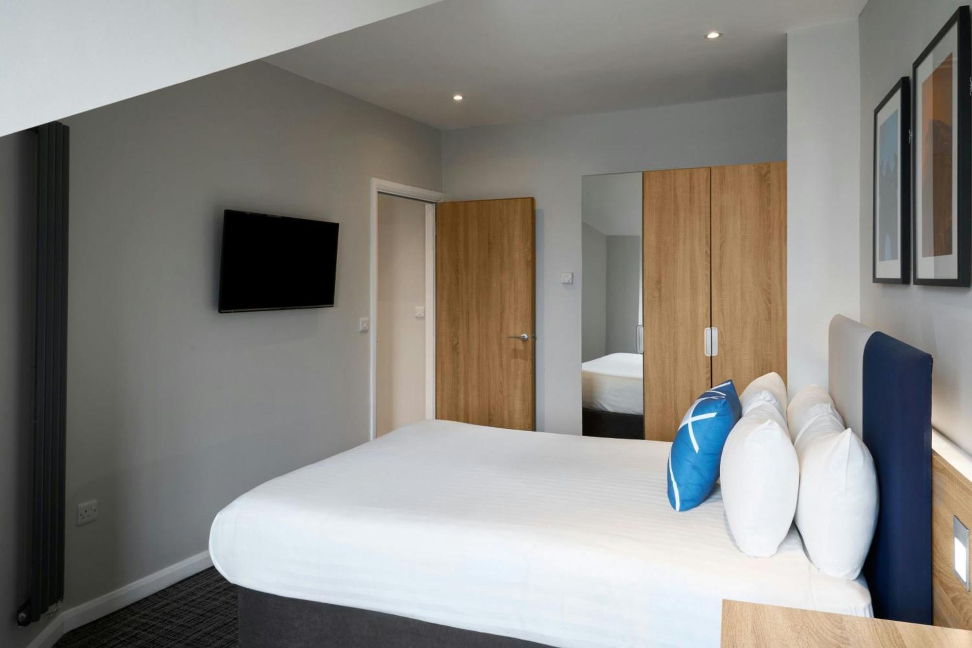 Studio with One Double Bed and Sofa Bed