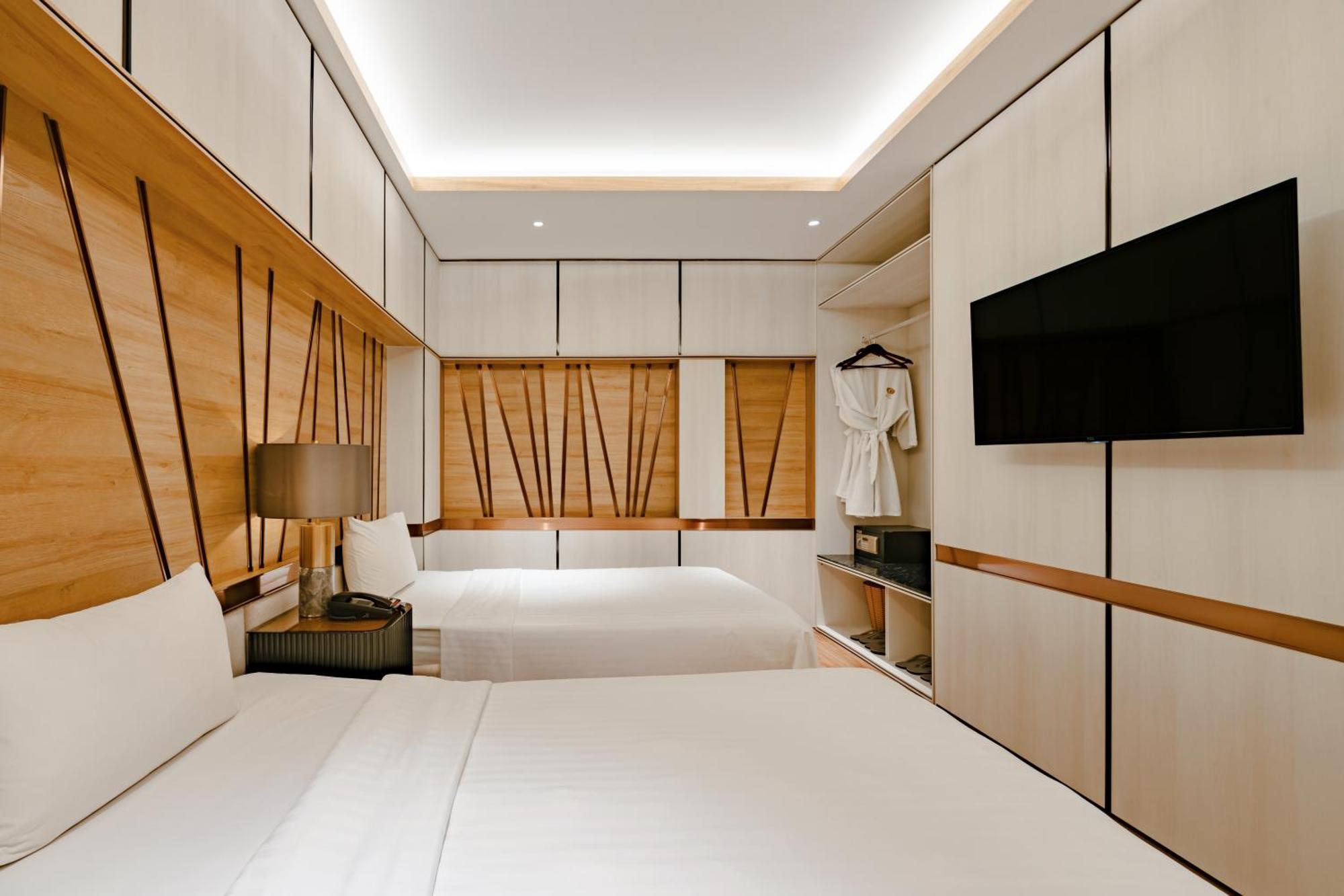 Penthouse Two-Bedroom City View