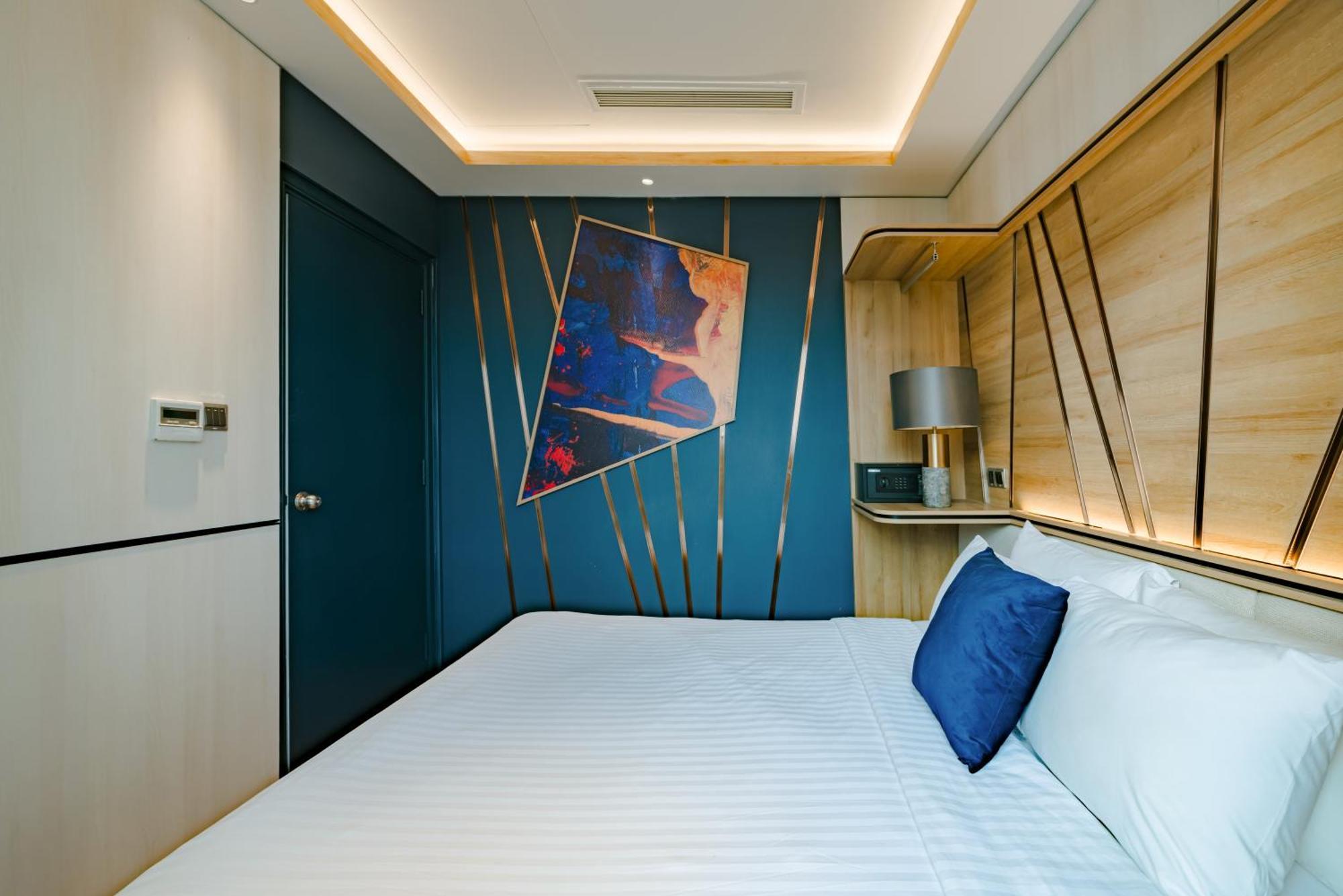 Penthouse Two-Bedroom City View
