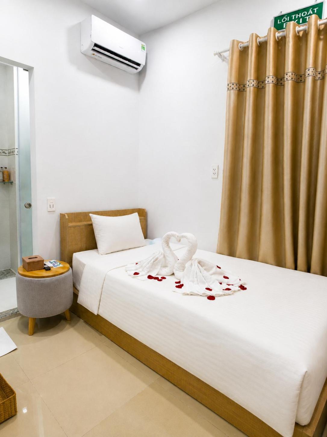 Single Room Private Bathroom