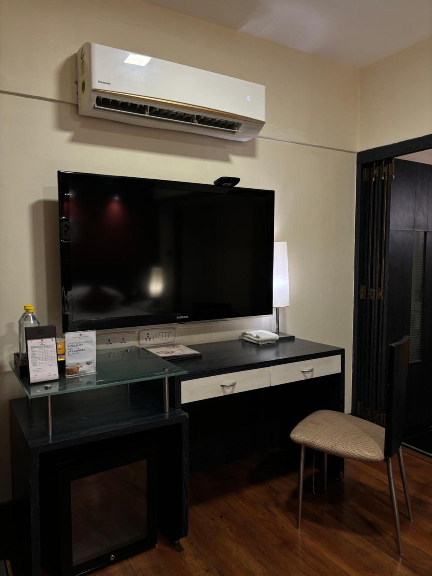 Suite room chef’s choice veg or non-veg platter Fruit Basket Airport Pick up & drop