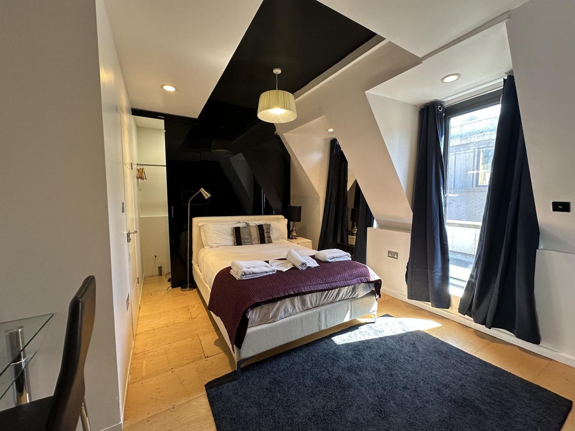 Deluxe Apartment