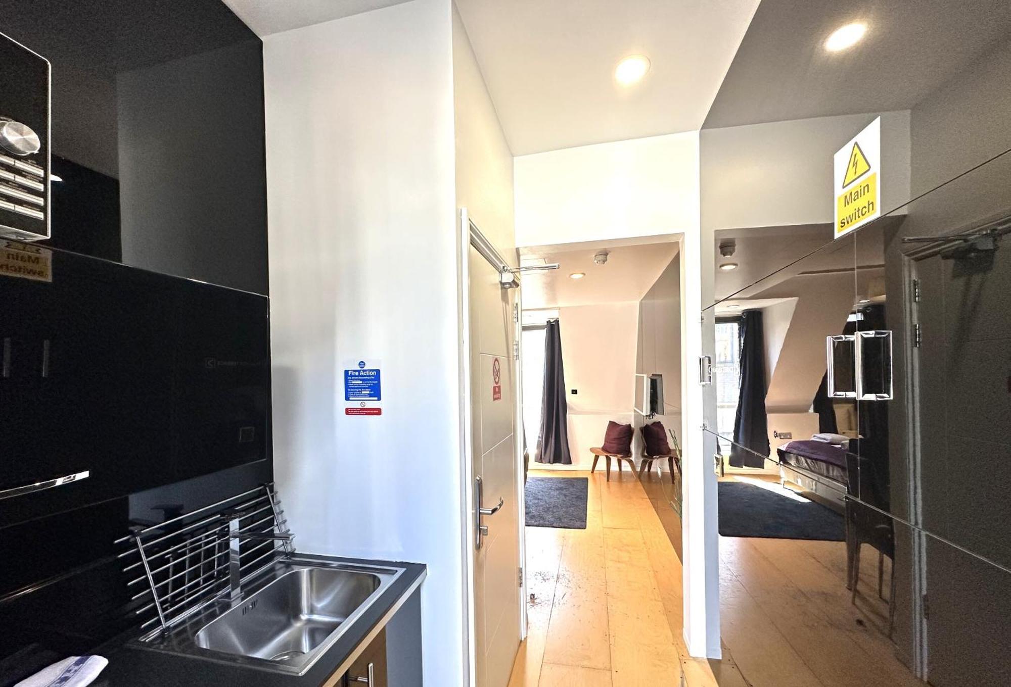 Deluxe Apartment