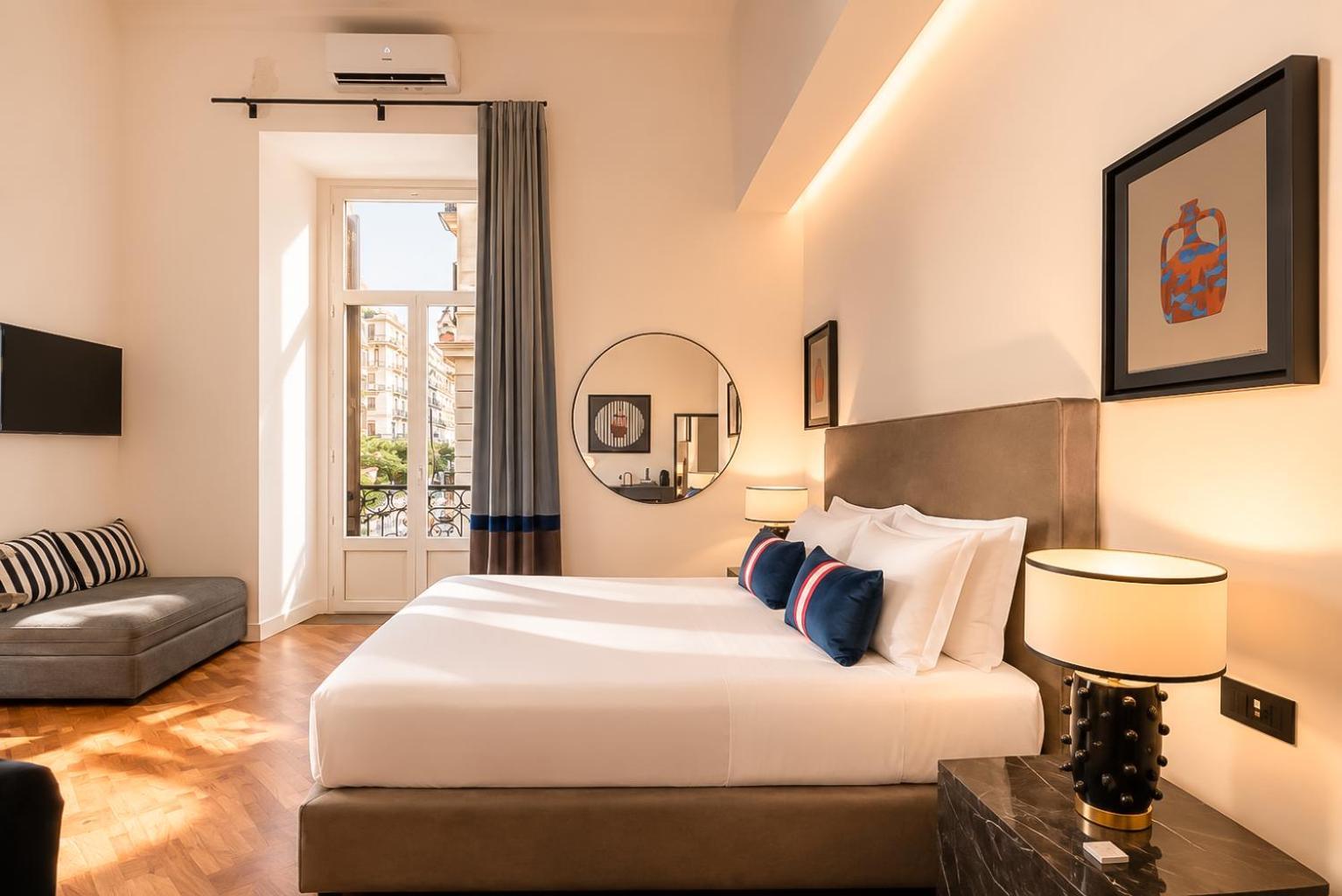 Triple room with balcony – Via Santa Lucia 76