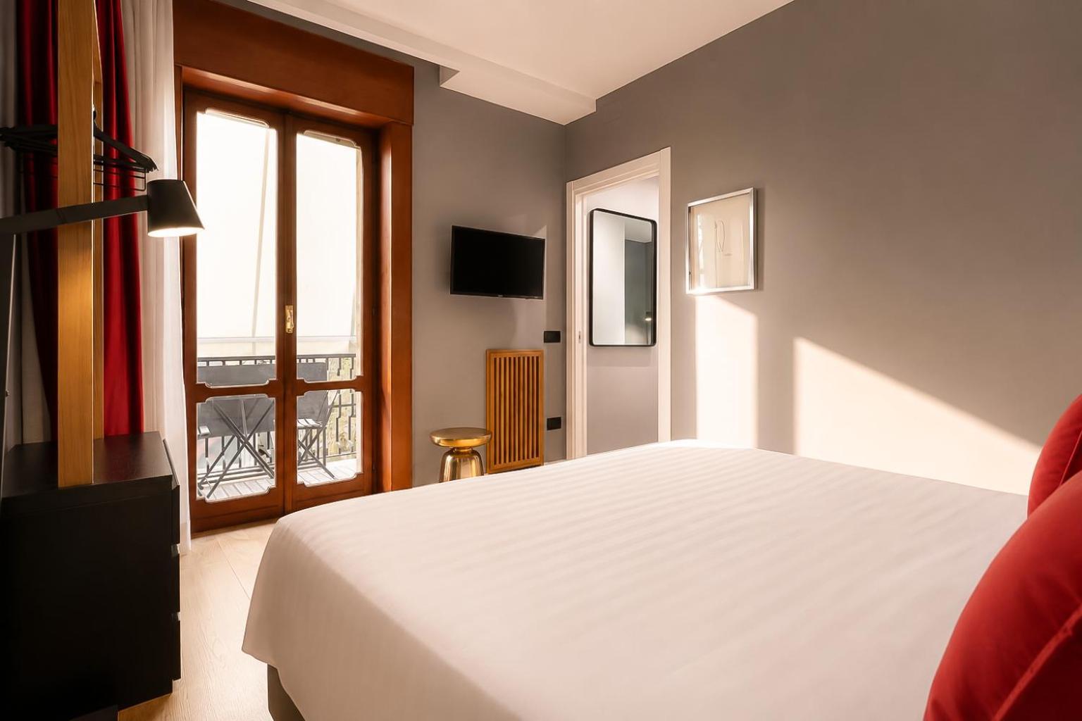 Apartament with balcony – Via Santa Lucia 36