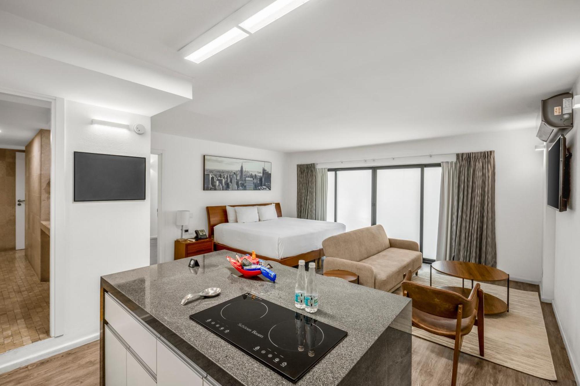 Deluxe King Room