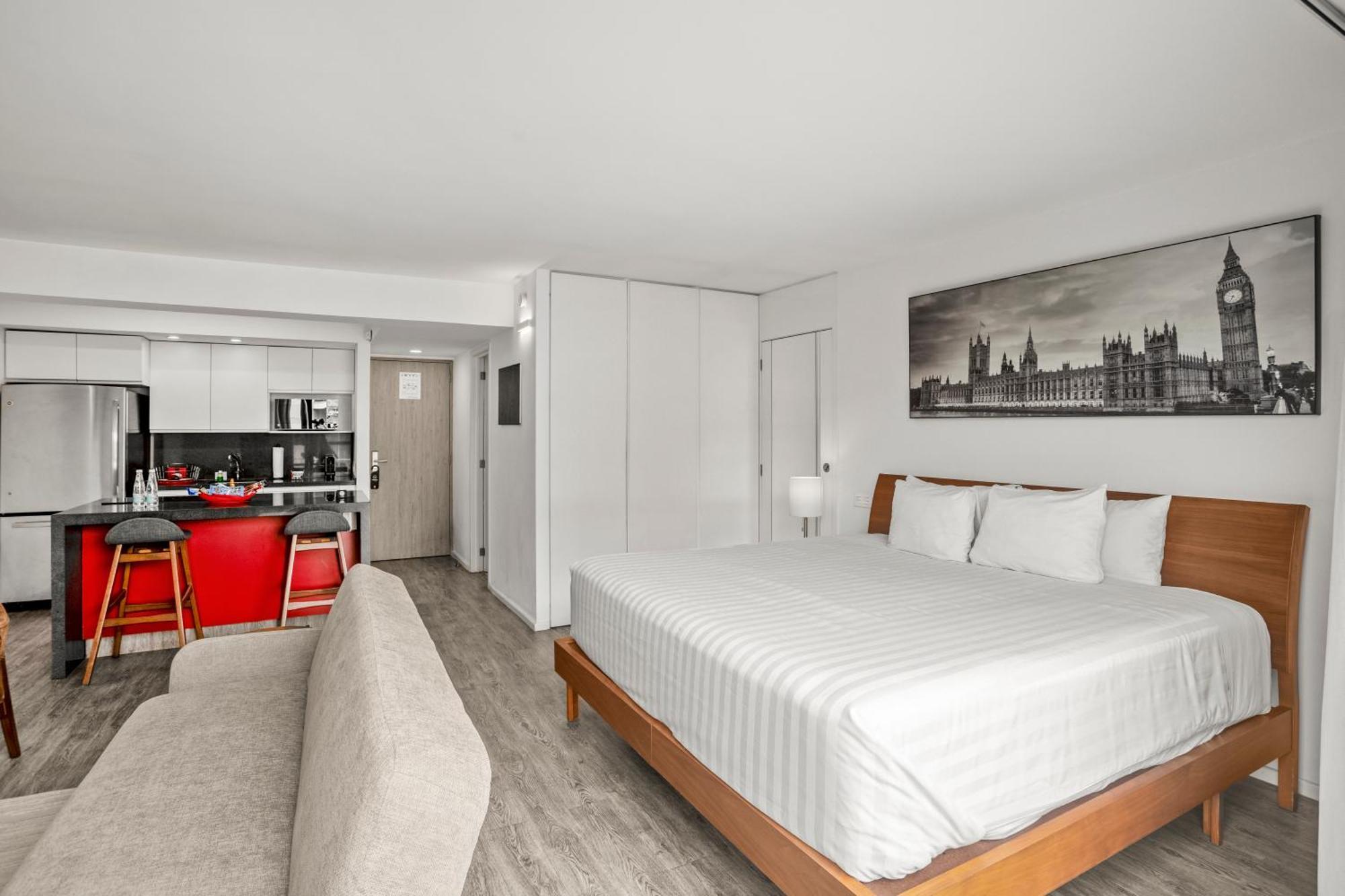 Deluxe King Room