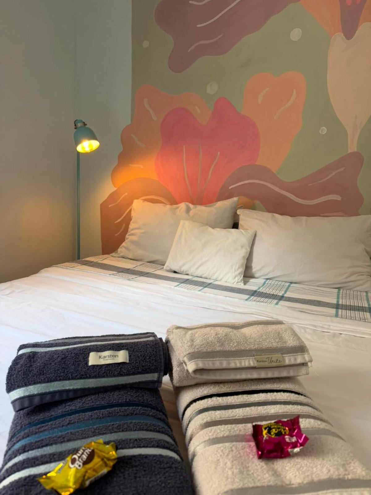 Deluxe Double Room Shower