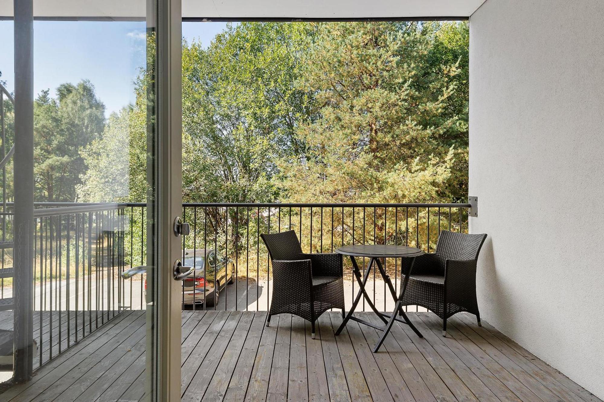 Family Room with Three Single Beds - Non-Smoking