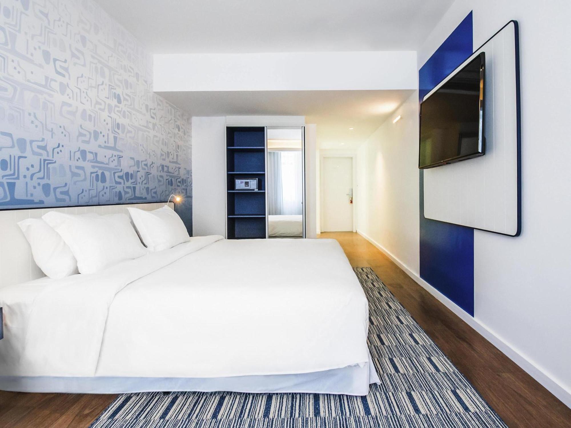 Executive Double Room Partial Sea View