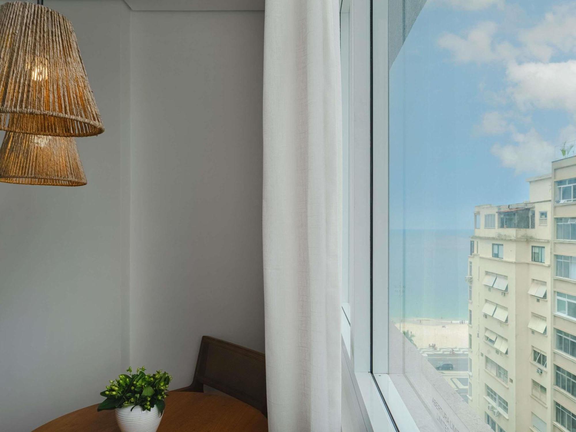 Premium Luxury King Room Partial Side Sea View